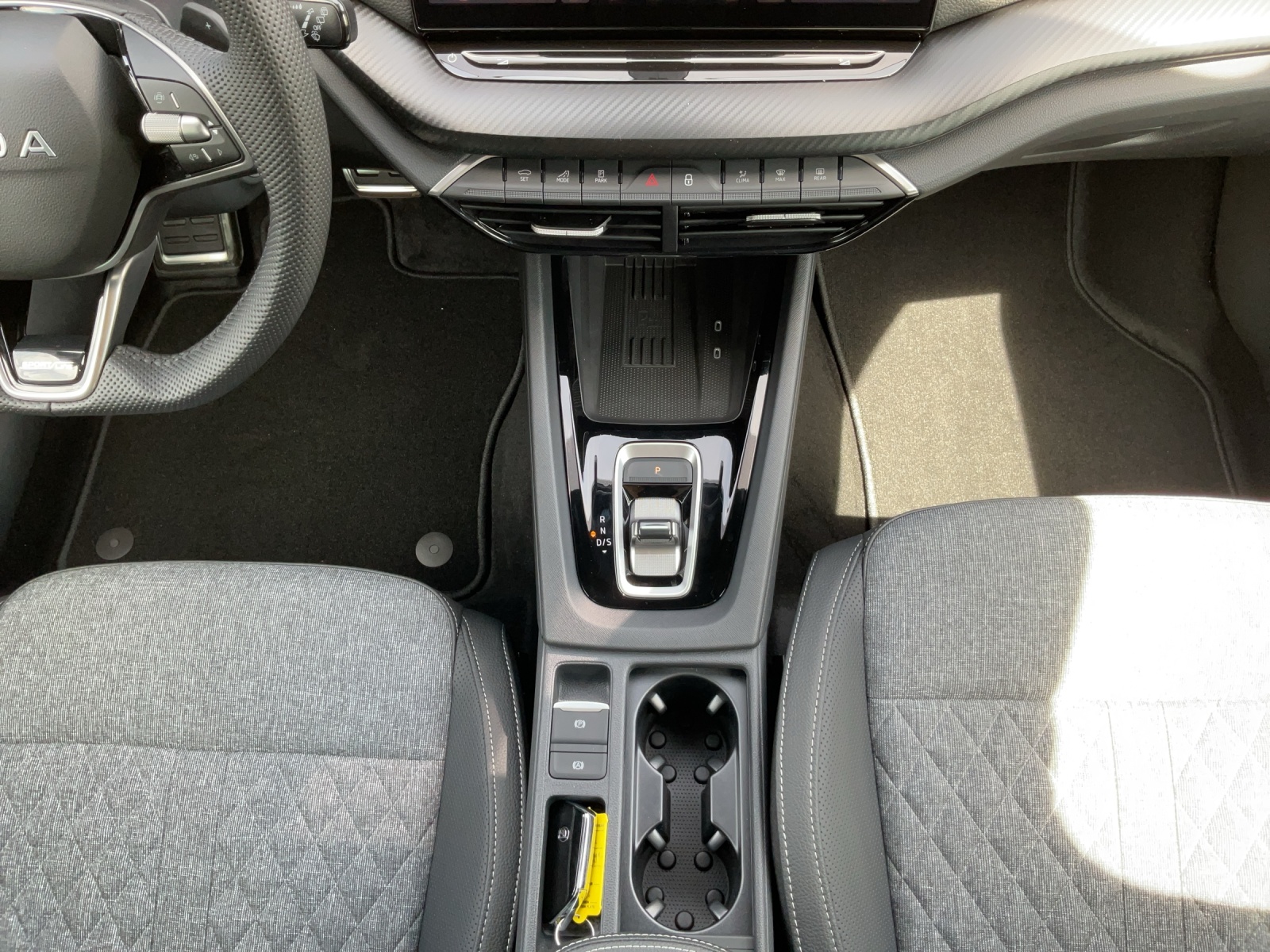 SKODA Octavia Combi 2.0 TSI DSG Dynamic 4x4-image-11