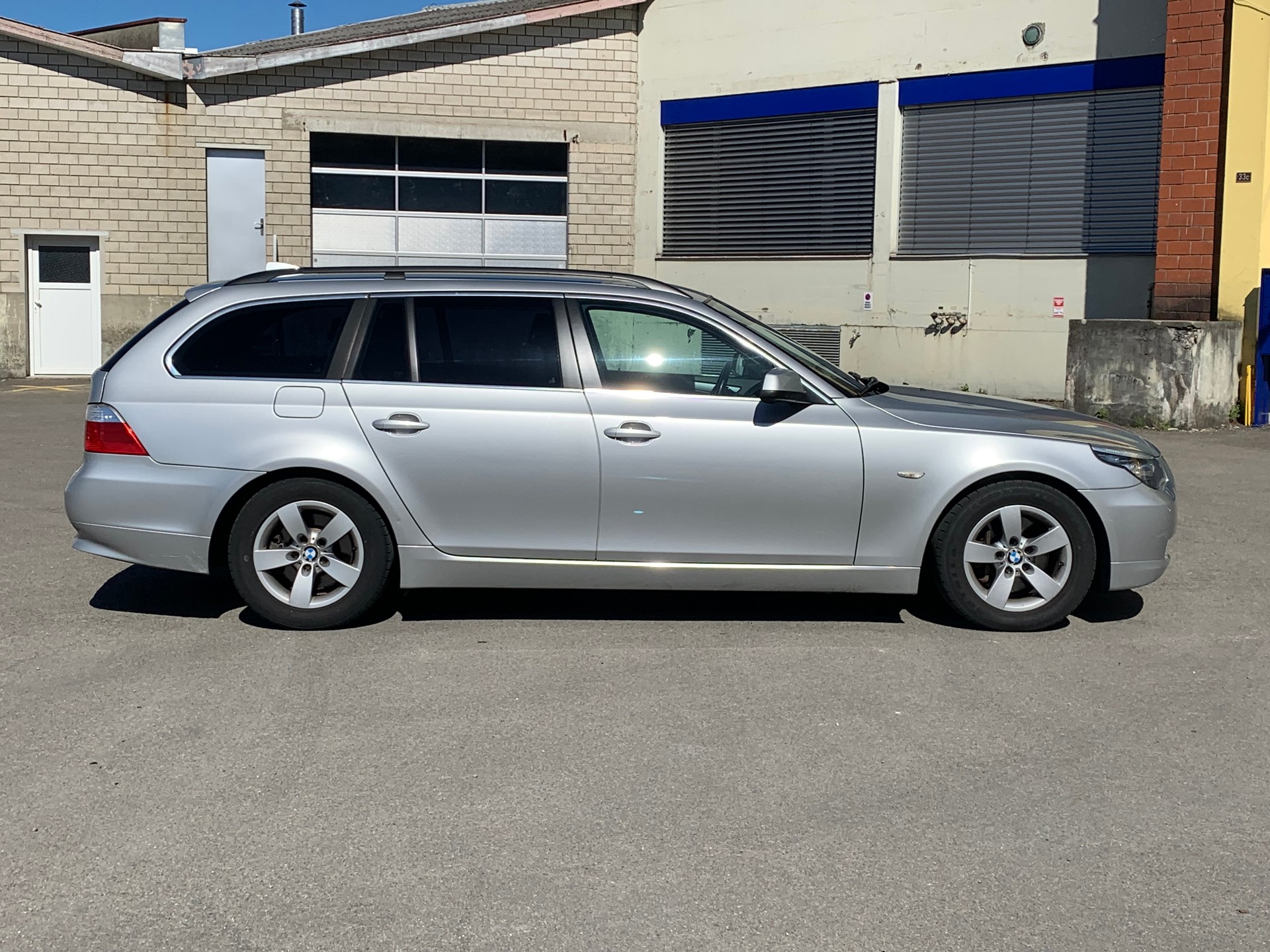BMW 525d Touring Steptronic-image-4