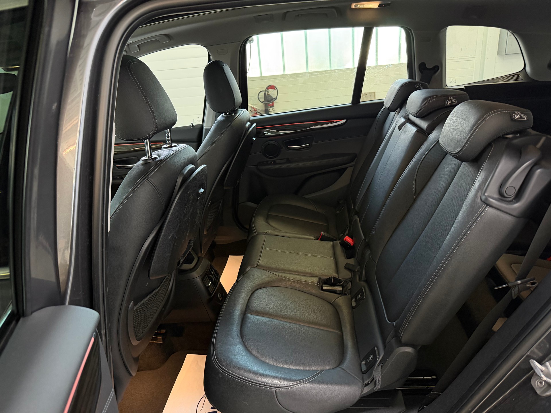 BMW 220d Gran Tourer Luxury Line | MFK 03.2024 | 7-Plätzer-image-9