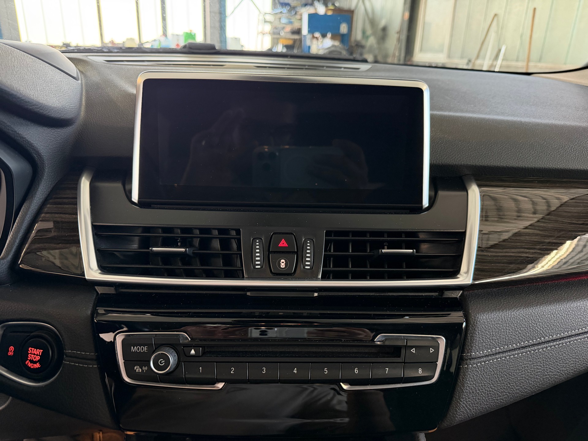 BMW 220d Gran Tourer Luxury Line | MFK 03.2024 | 7-Plätzer-image-16