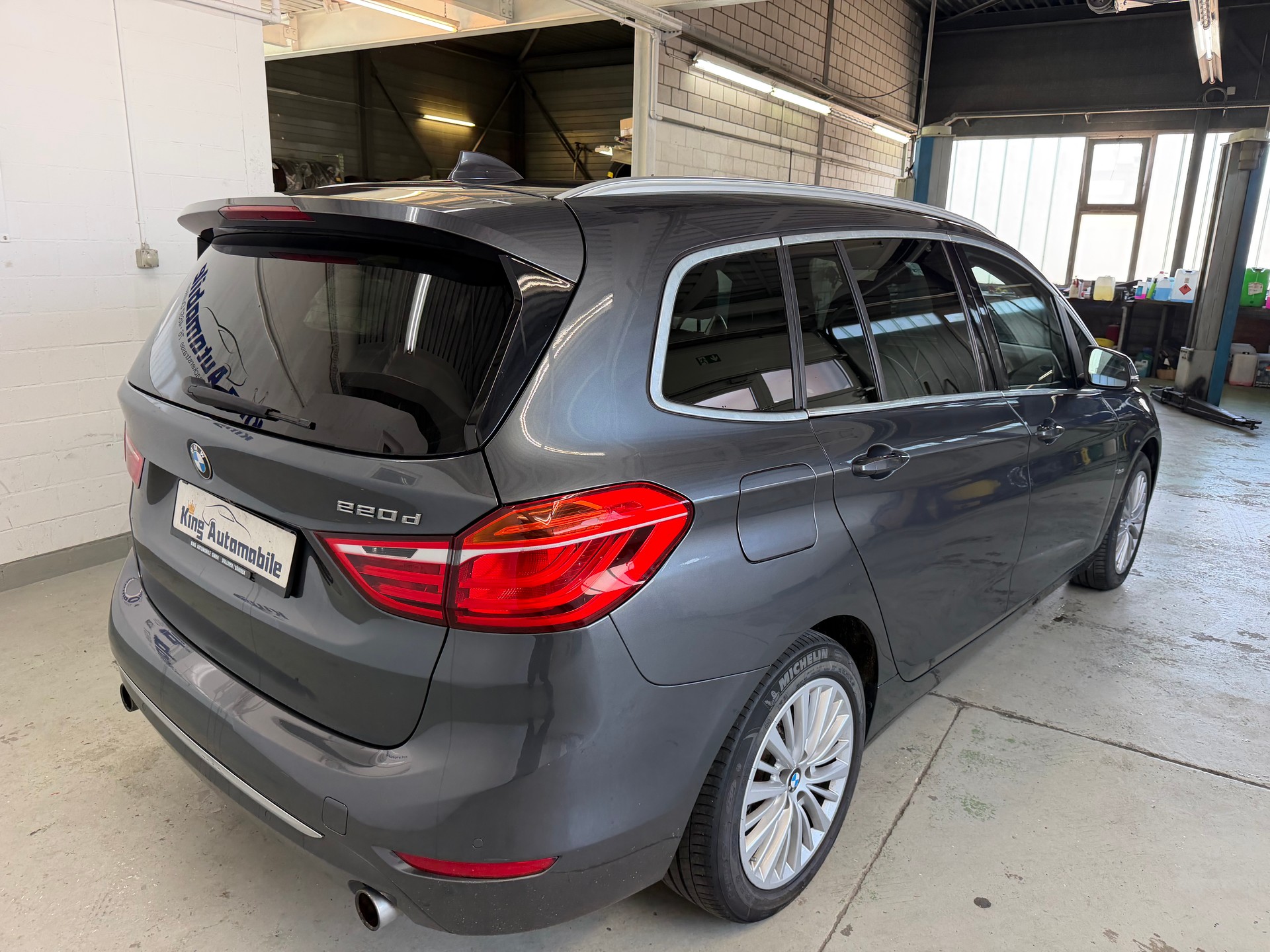 BMW 220d Gran Tourer Luxury Line | MFK 03.2024 | 7-Plätzer-image-6