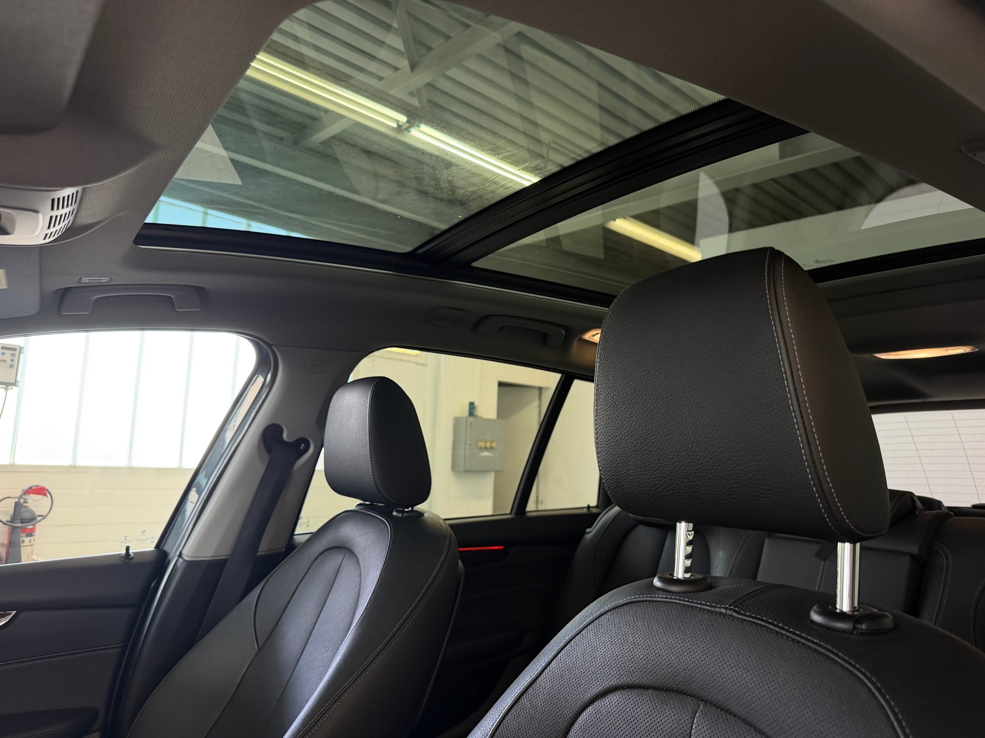 BMW 220d Gran Tourer Luxury Line | MFK 03.2024 | 7-Plätzer-image-13