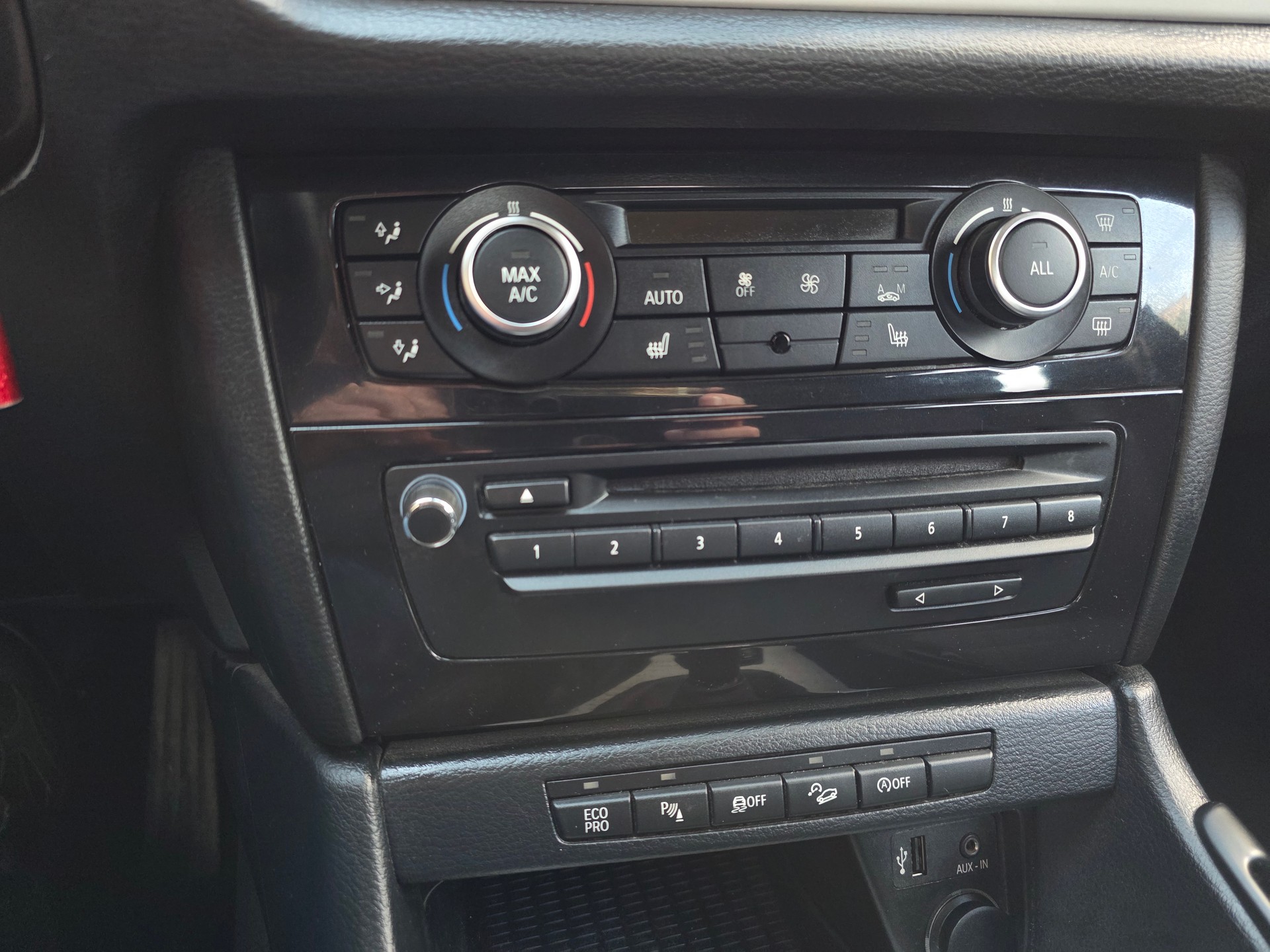 BMW X1 xDrive 18d-image-18