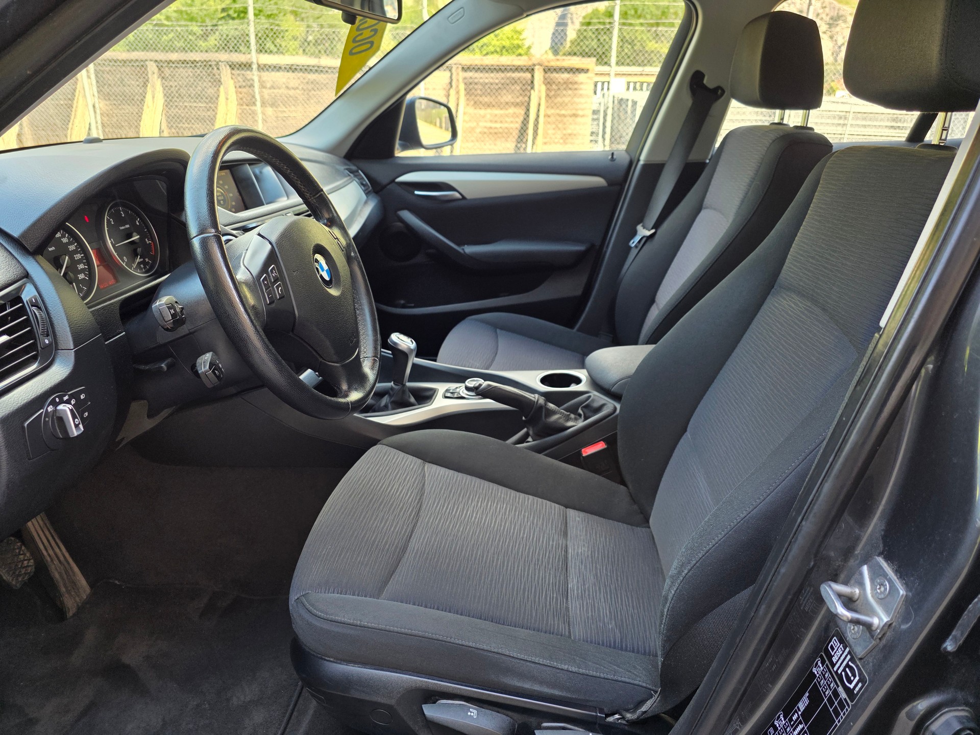 BMW X1 xDrive 18d-image-15