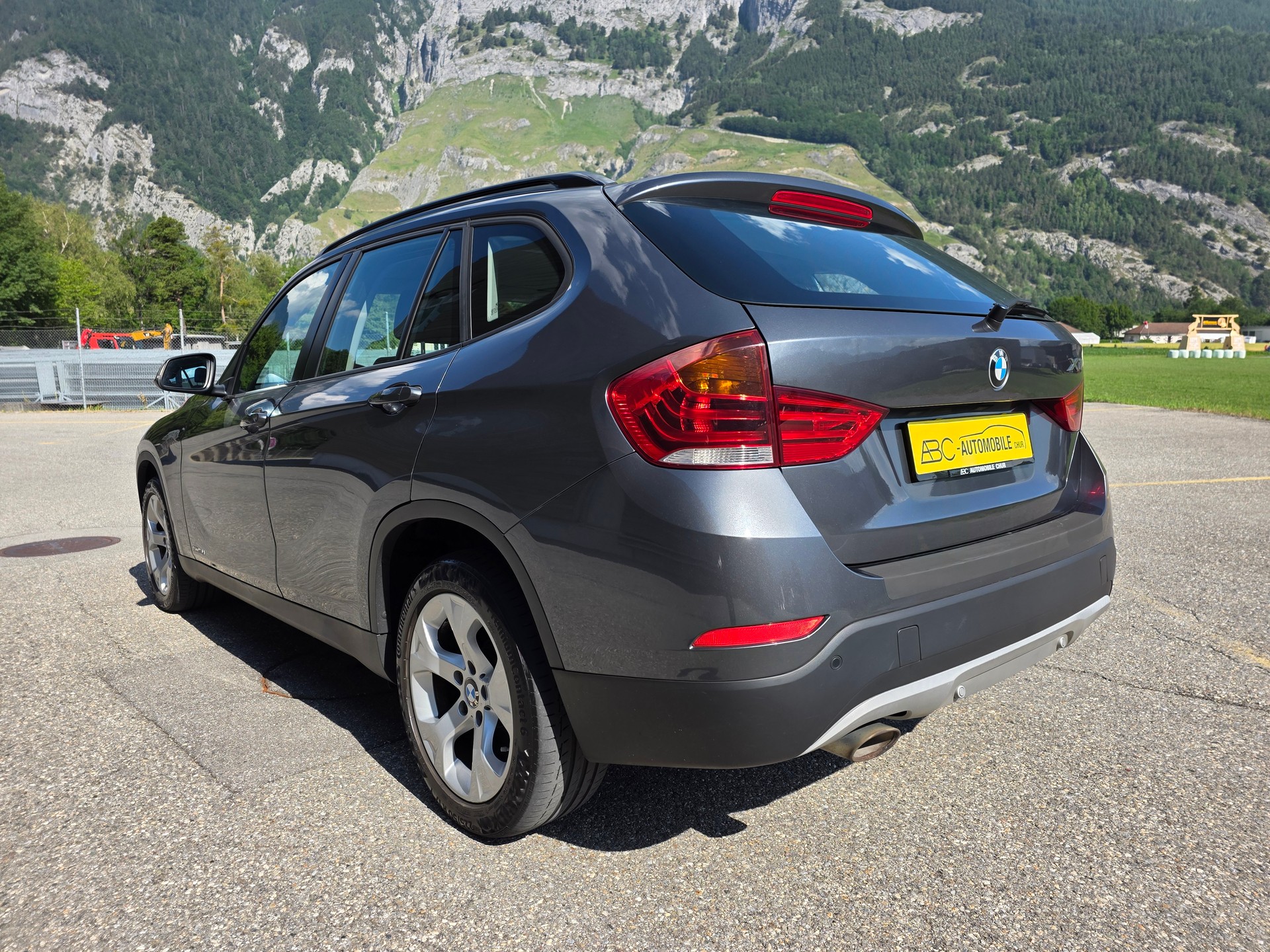 BMW X1 xDrive 18d-image-13