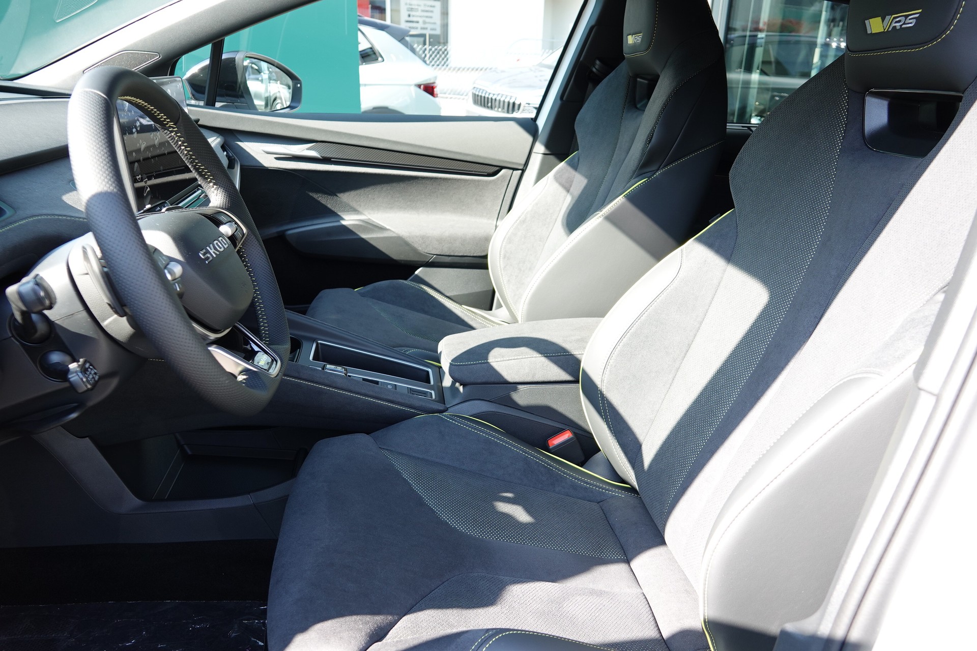SKODA Elroq RS 4x4-image-13