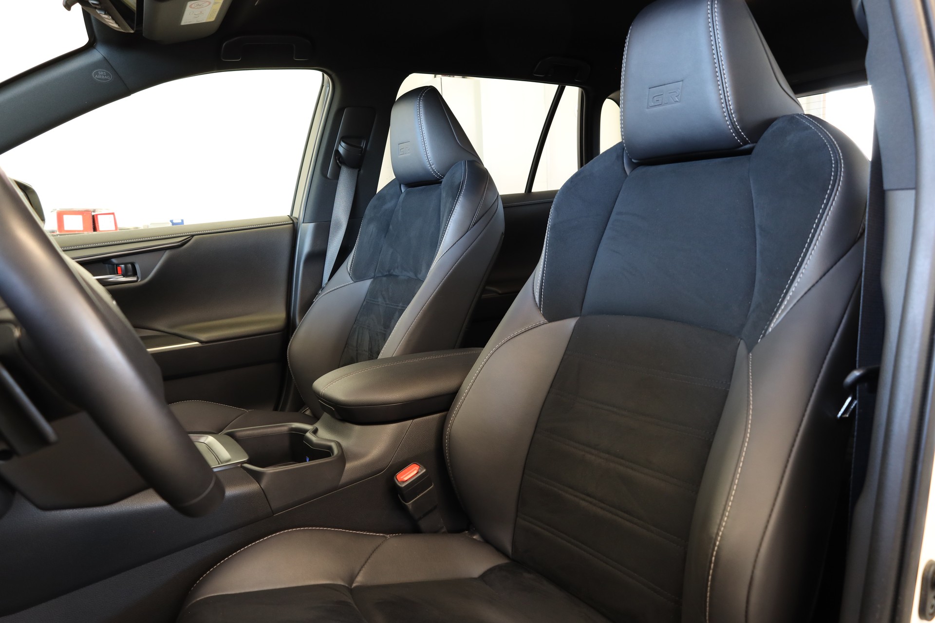 TOYOTA RAV-4 2.5 HEV GR Sport e-CVT 4WD-image-13