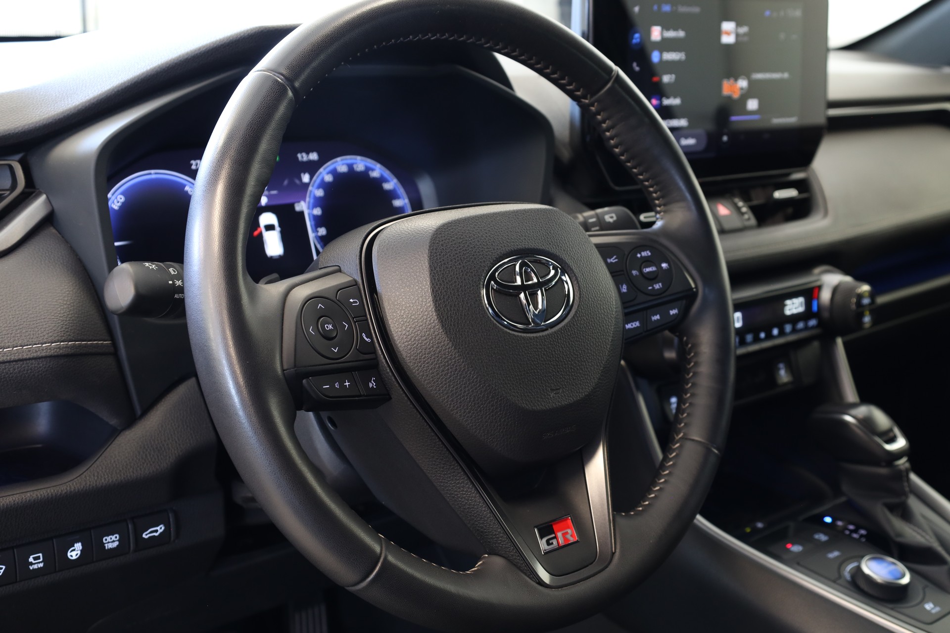 TOYOTA RAV-4 2.5 HEV GR Sport e-CVT 4WD-image-16