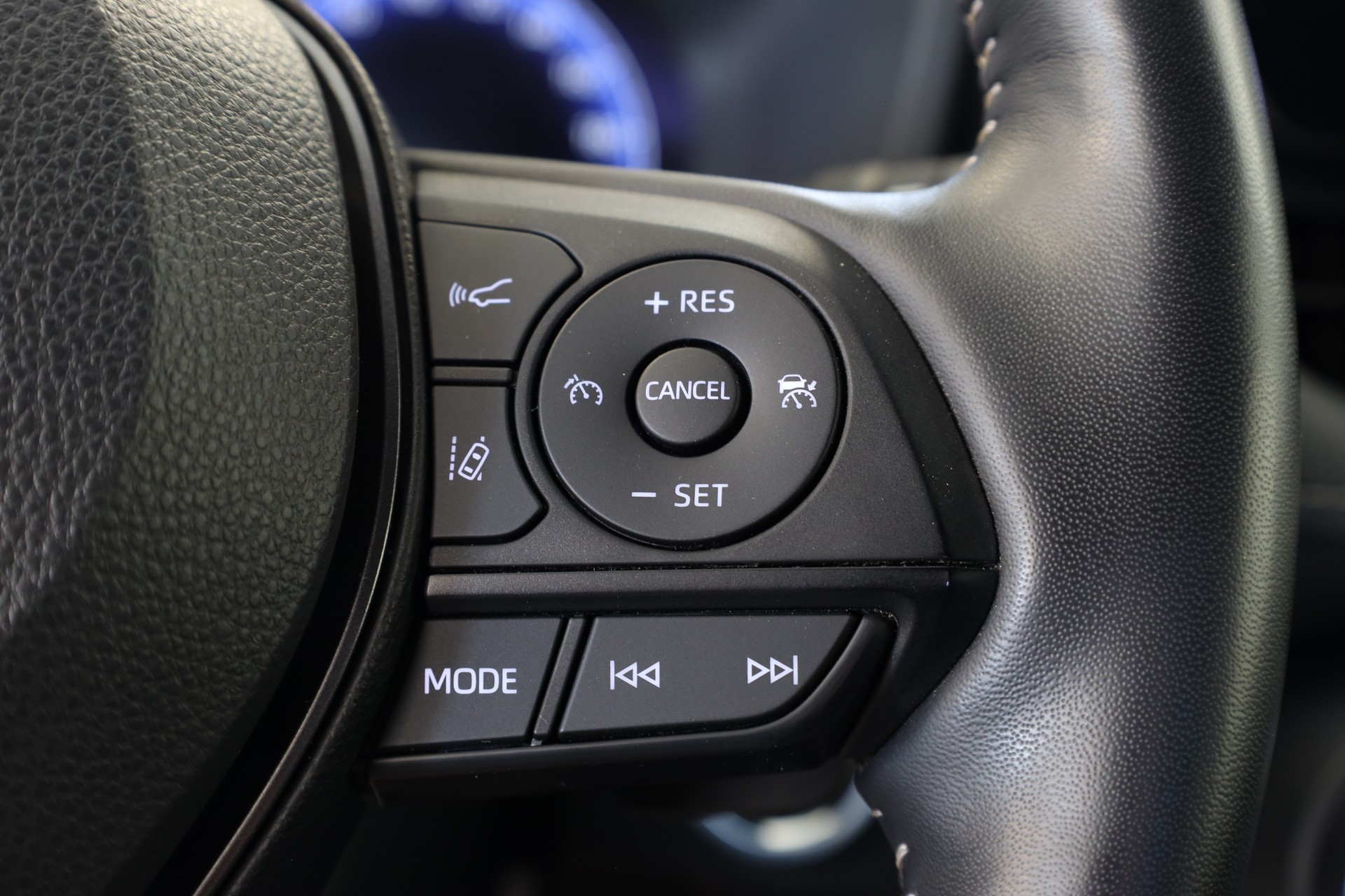 TOYOTA RAV-4 2.5 HEV GR Sport e-CVT 4WD-image-24
