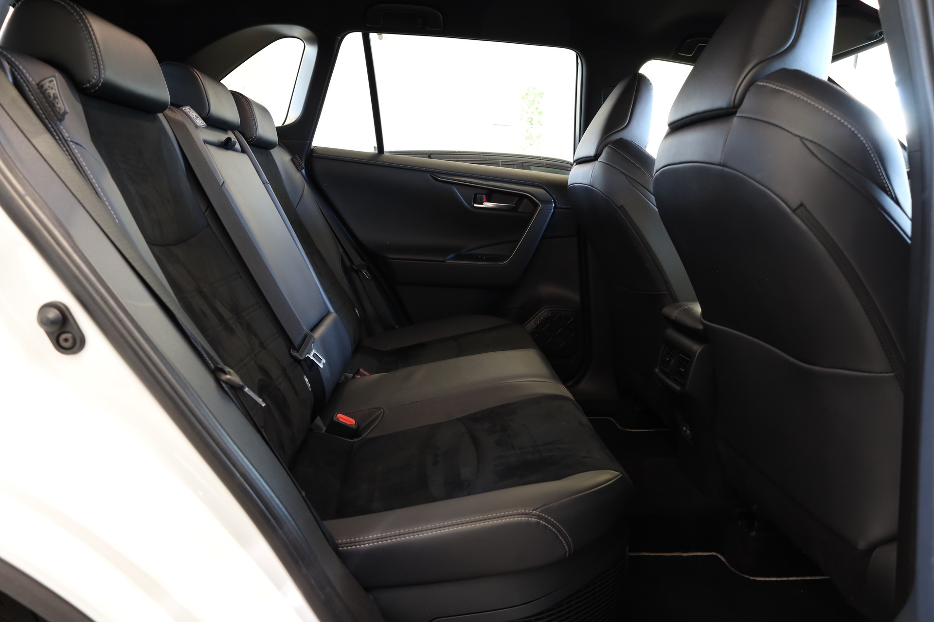 TOYOTA RAV-4 2.5 HEV GR Sport e-CVT 4WD-image-20