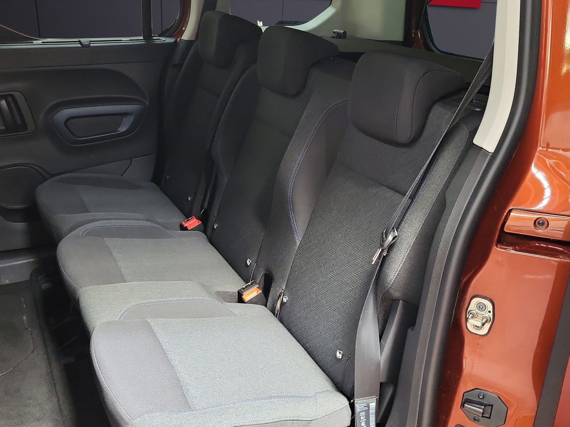 PEUGEOT Rifter 1.5 BlueHDi Allure-image-5