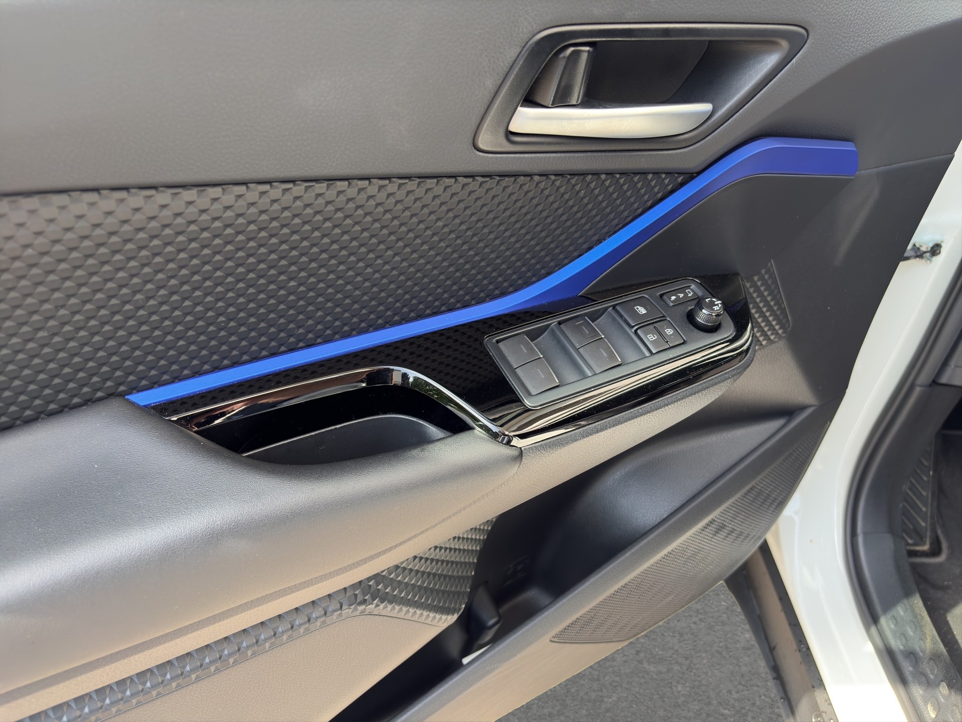 TOYOTA C-HR 2.0 HSD CVT Style-image-11