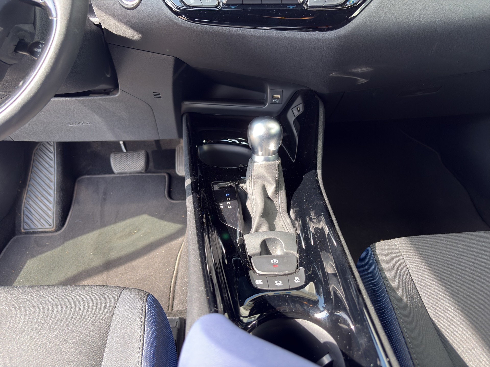 TOYOTA C-HR 2.0 HSD CVT Style-image-13