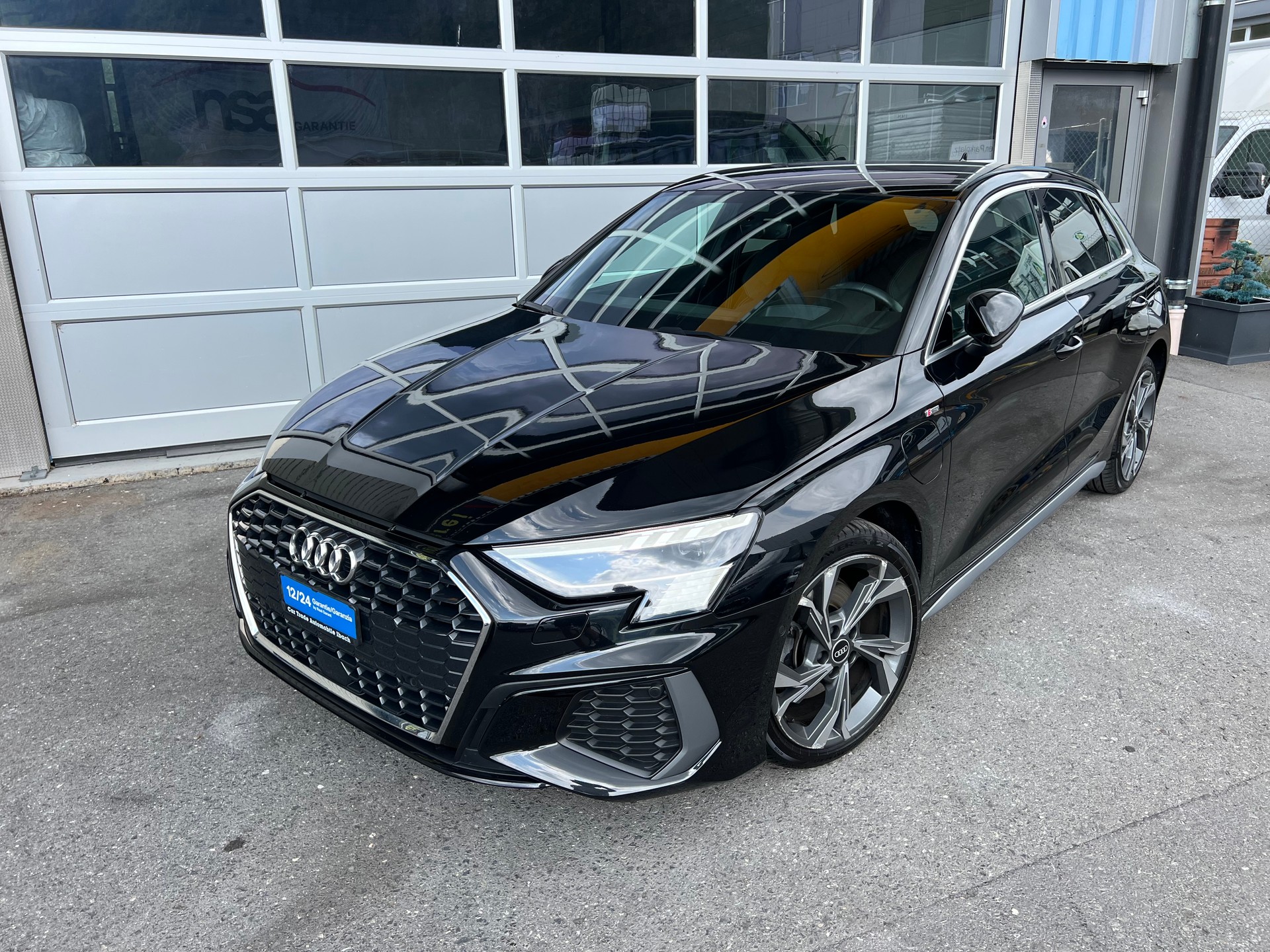 AUDI A3 Sportback 40 TFSI e S line S-tronic *Navi * Teilleder Rückfahrtkamera * Head -up Display * Assistenzpaket *frisch ab MFK *-image-0