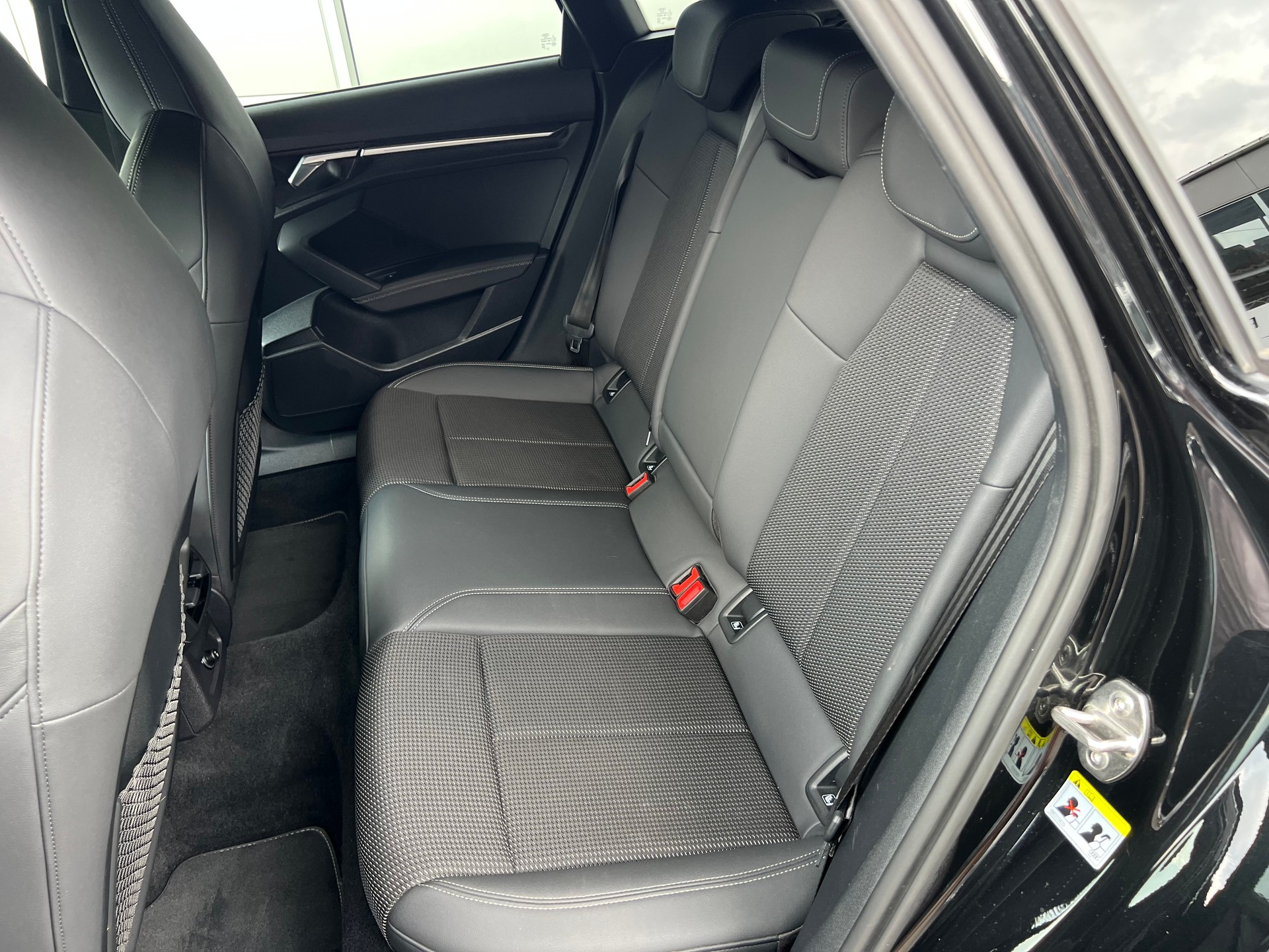 AUDI A3 Sportback 40 TFSI e S line S-tronic *Navi * Teilleder Rückfahrtkamera * Head -up Display * Assistenzpaket *frisch ab MFK *-image-10