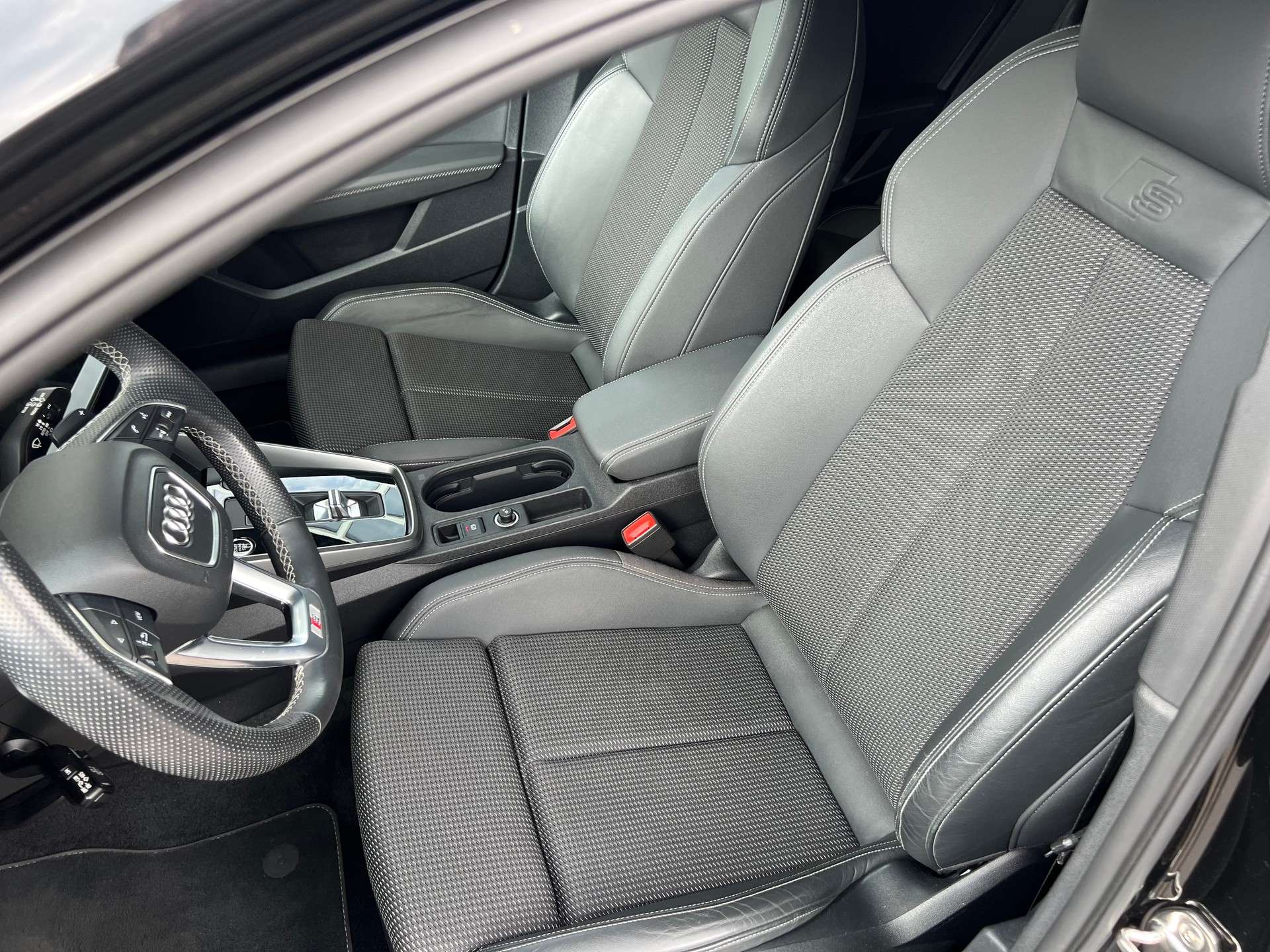 AUDI A3 Sportback 40 TFSI e S line S-tronic *Navi * Teilleder Rückfahrtkamera * Head -up Display * Assistenzpaket *frisch ab MFK *-image-24