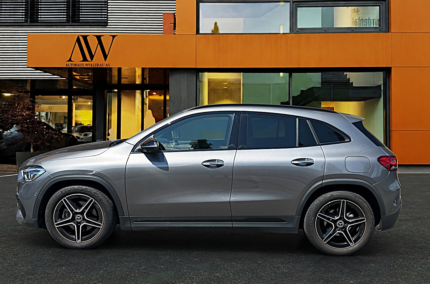 MERCEDES-BENZ GLA 200 AMG Line 4matic / CH Fahrzeug mit Gratis Service-image-0