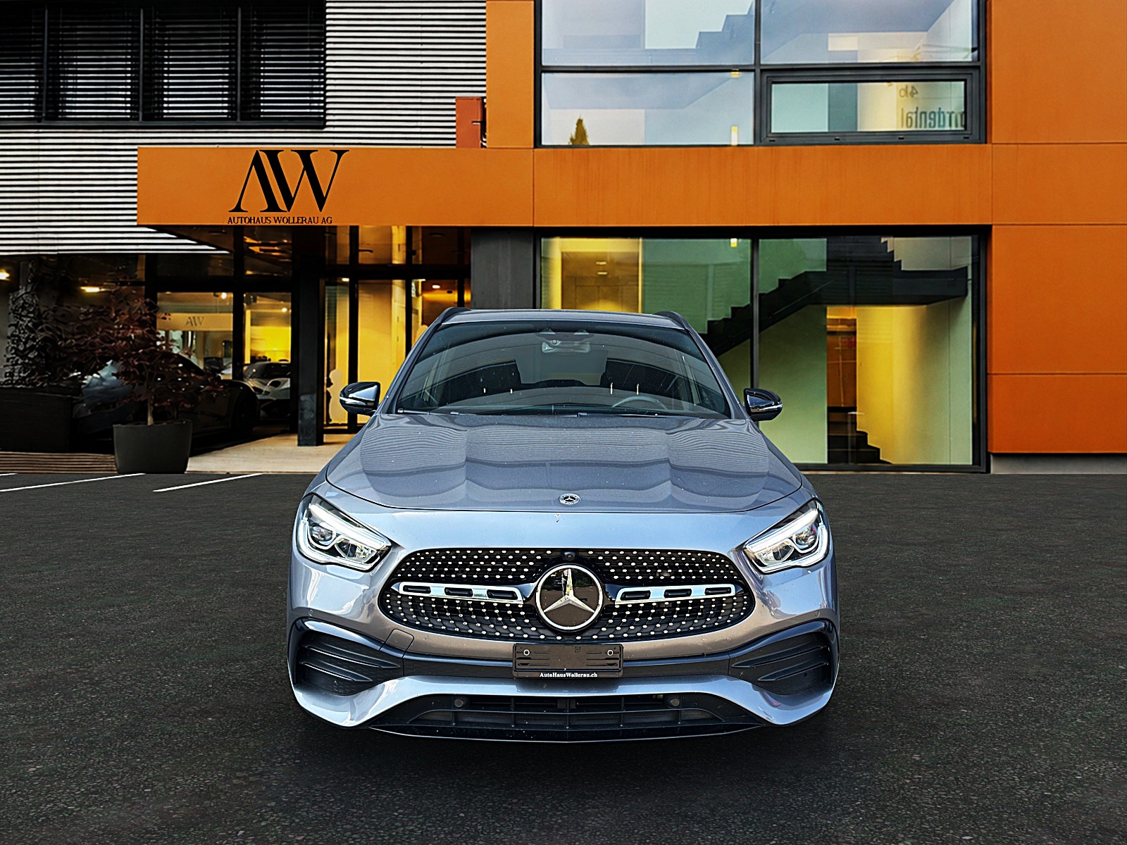 MERCEDES-BENZ GLA 200 AMG Line 4matic / CH Fahrzeug mit Gratis Service-image-3