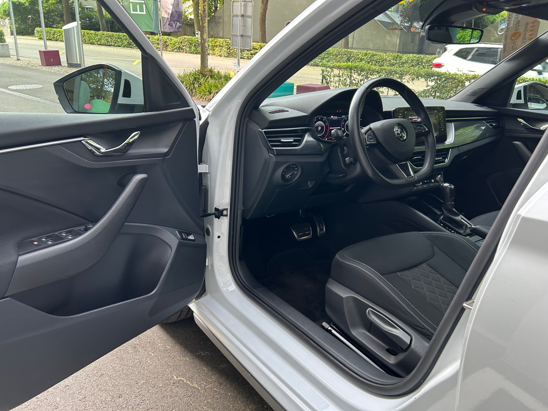 SKODA Kamiq 1.0 TSI Style DSG-image-7