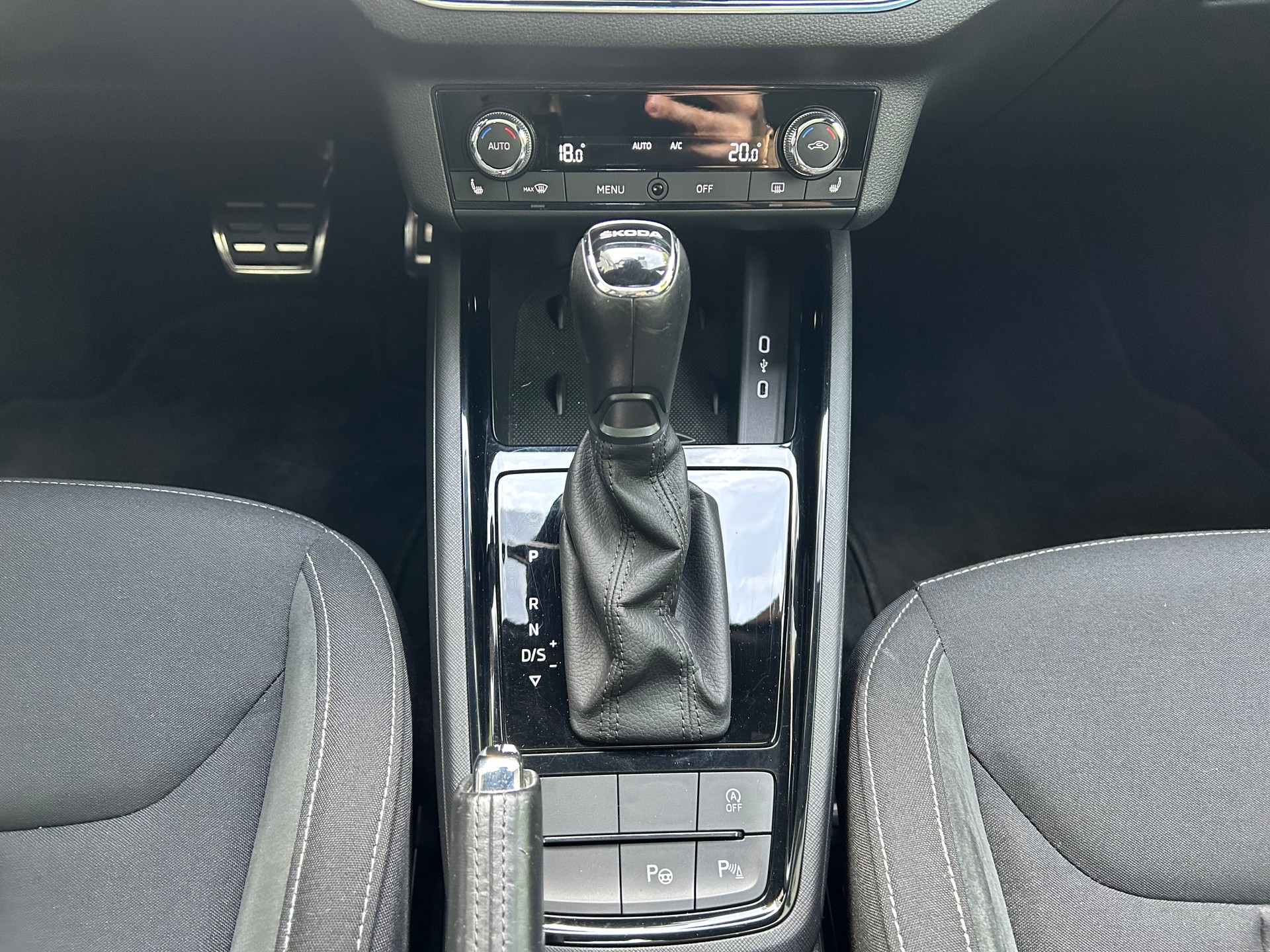 SKODA Kamiq 1.0 TSI Style DSG-image-13