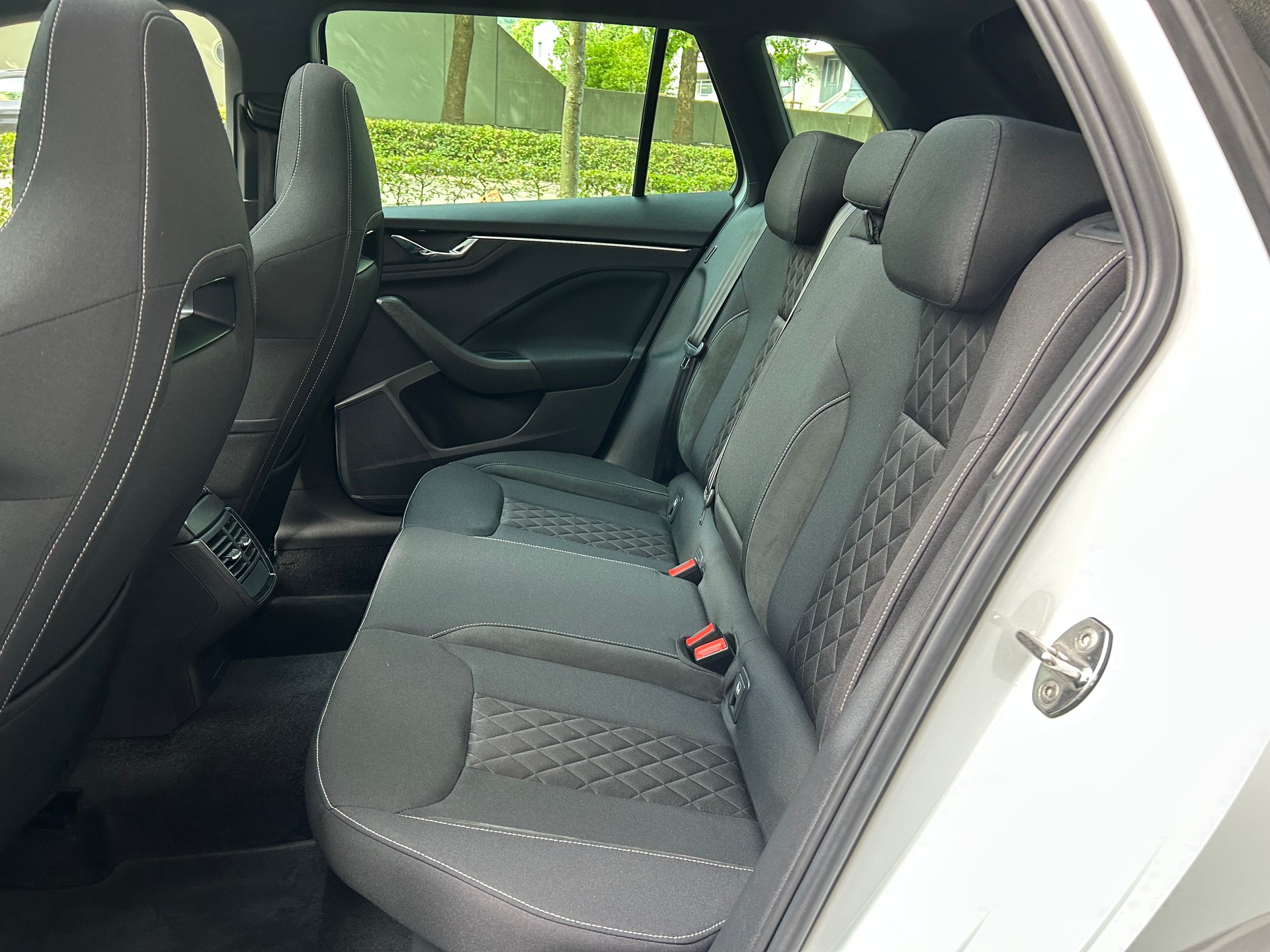 SKODA Kamiq 1.0 TSI Style DSG-image-15