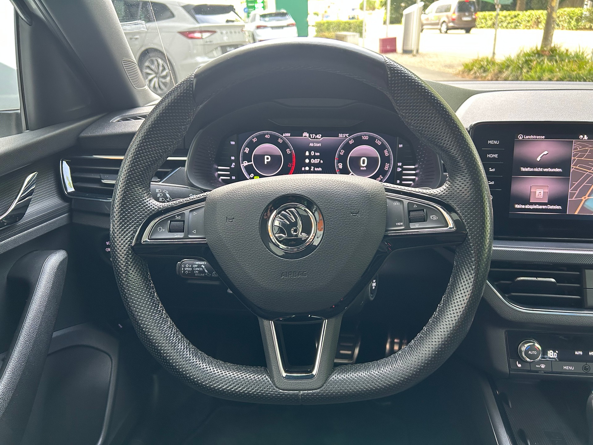 SKODA Kamiq 1.0 TSI Style DSG-image-12