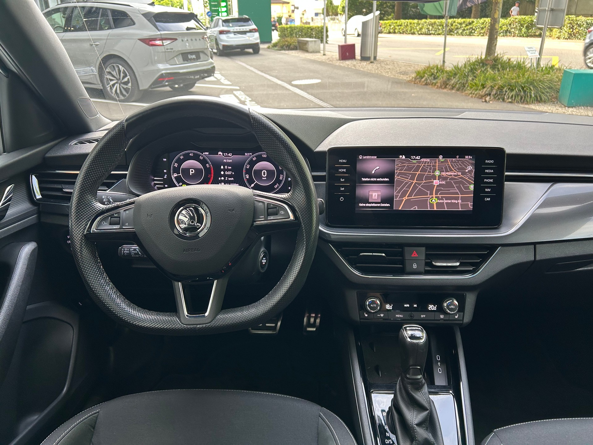 SKODA Kamiq 1.0 TSI Style DSG-image-11