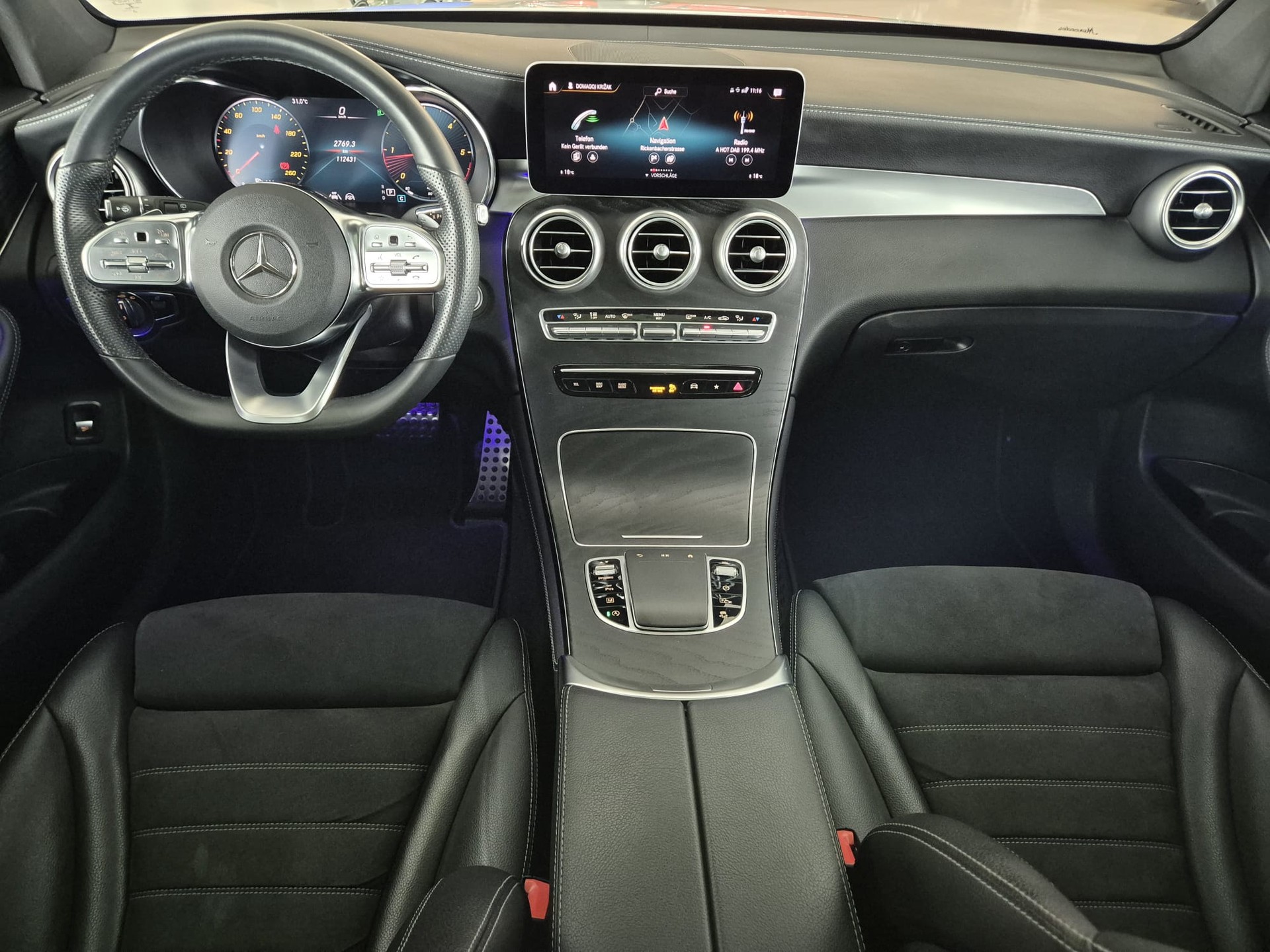 MERCEDES-BENZ GLC 300 d AMG Line 4Matic 9G-Tronic-image-29