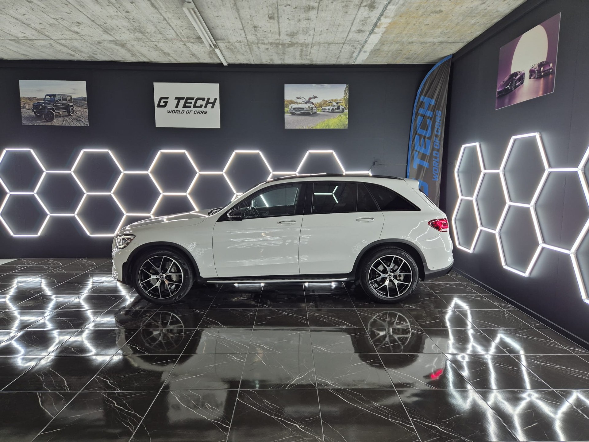 MERCEDES-BENZ GLC 300 d AMG Line 4Matic 9G-Tronic-image-1