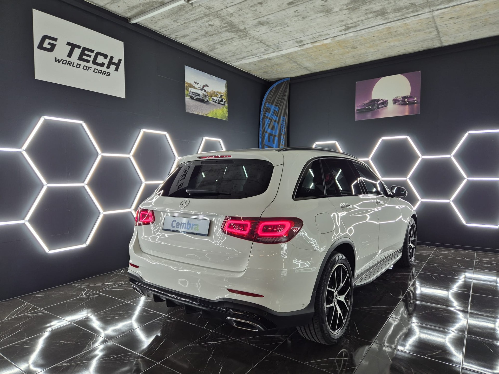 MERCEDES-BENZ GLC 300 d AMG Line 4Matic 9G-Tronic-image-3
