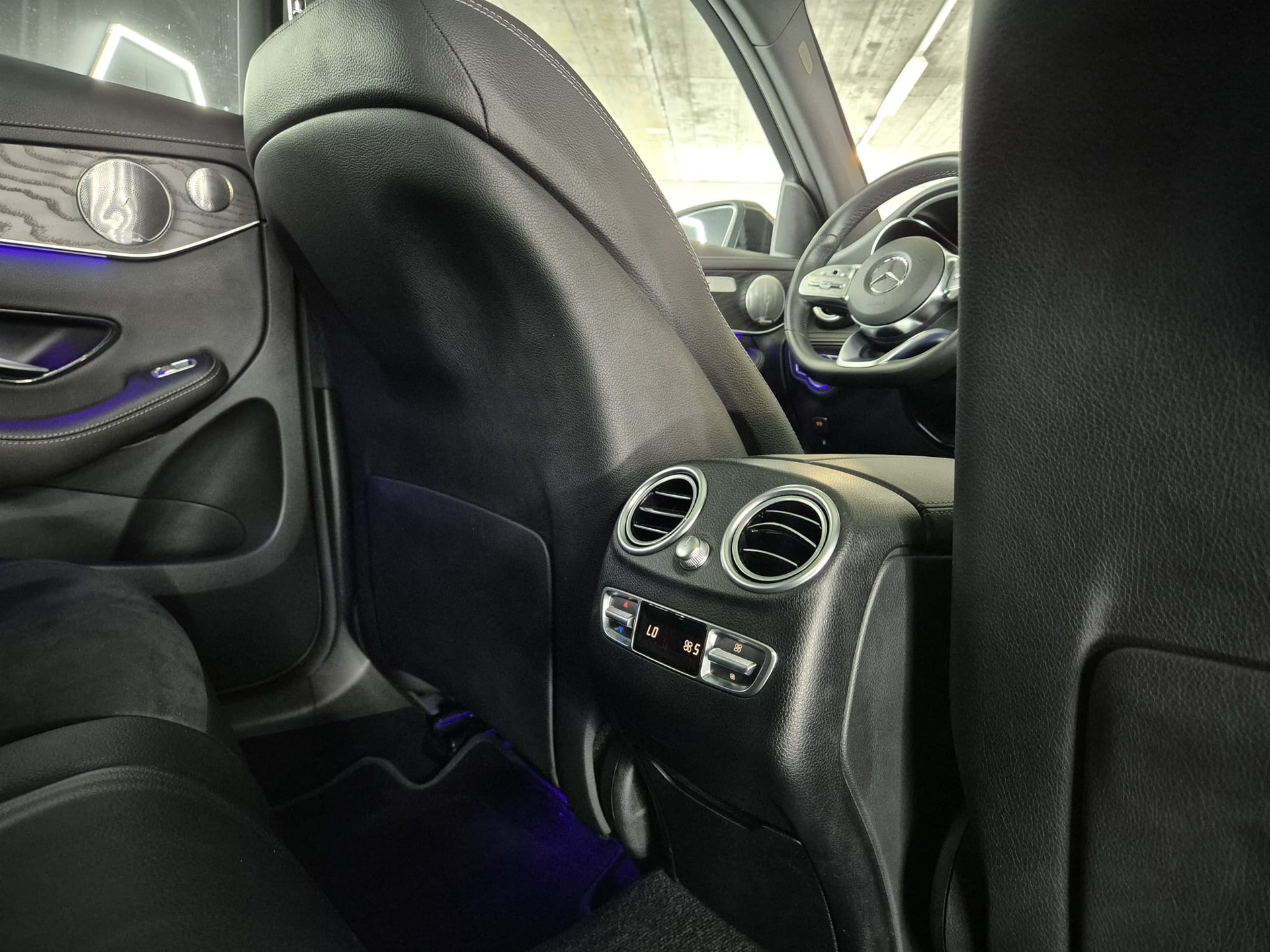 MERCEDES-BENZ GLC 300 d AMG Line 4Matic 9G-Tronic-image-23