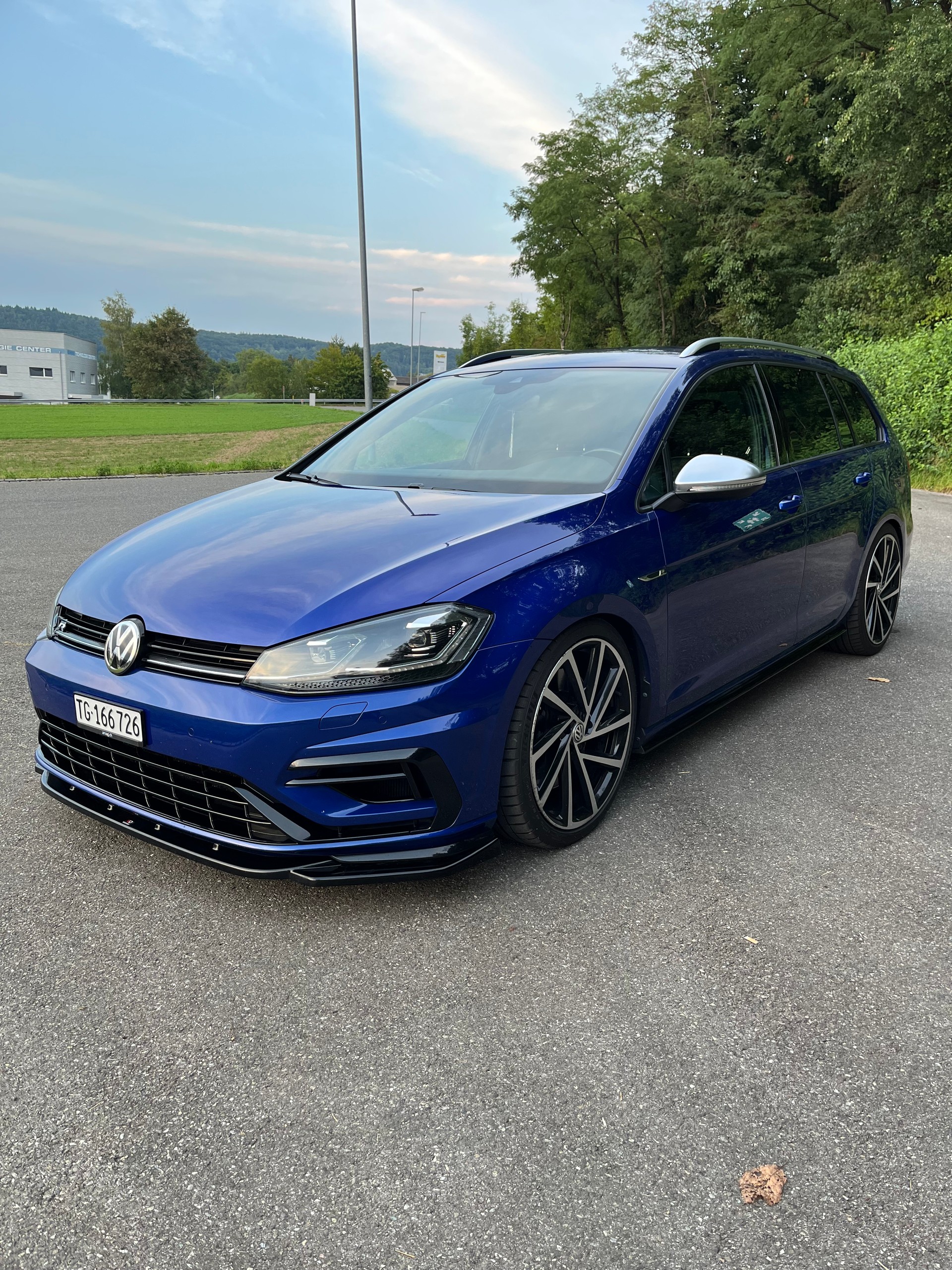 VW 2.0 TSI R 310 DSG 4motion-image-0