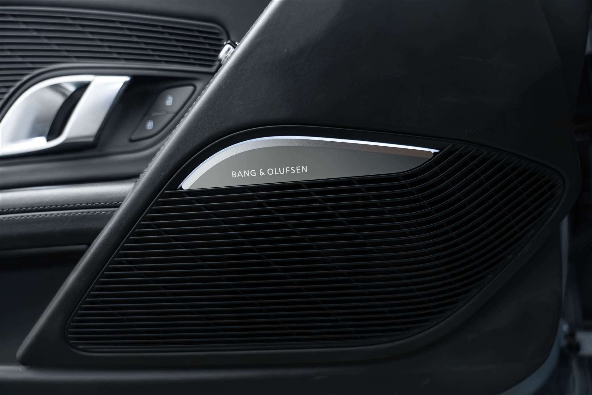 AUDI R8 Spyder 570PS S-Tronic Automat-image-14