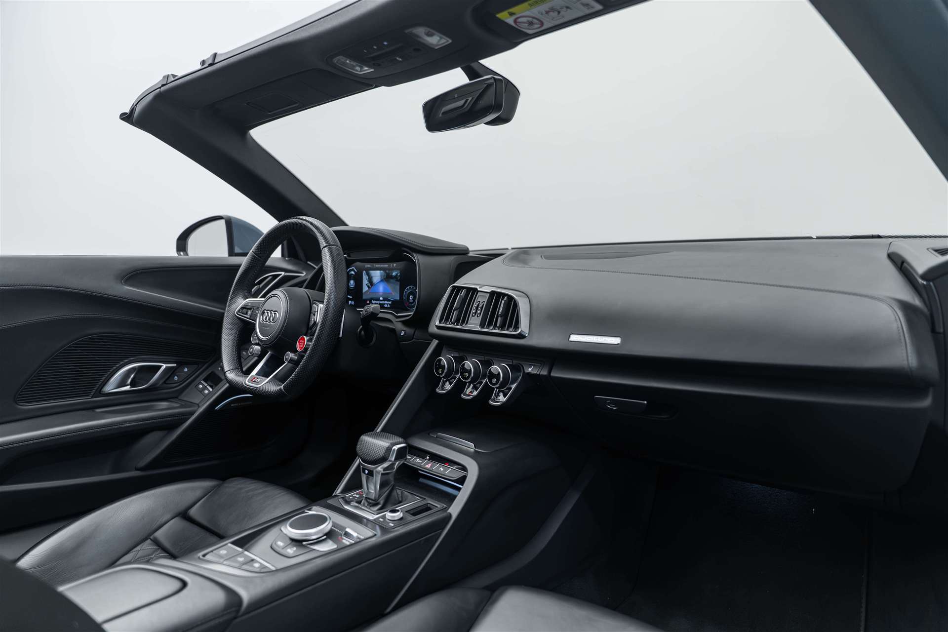 AUDI R8 Spyder 570PS S-Tronic Automat-image-12