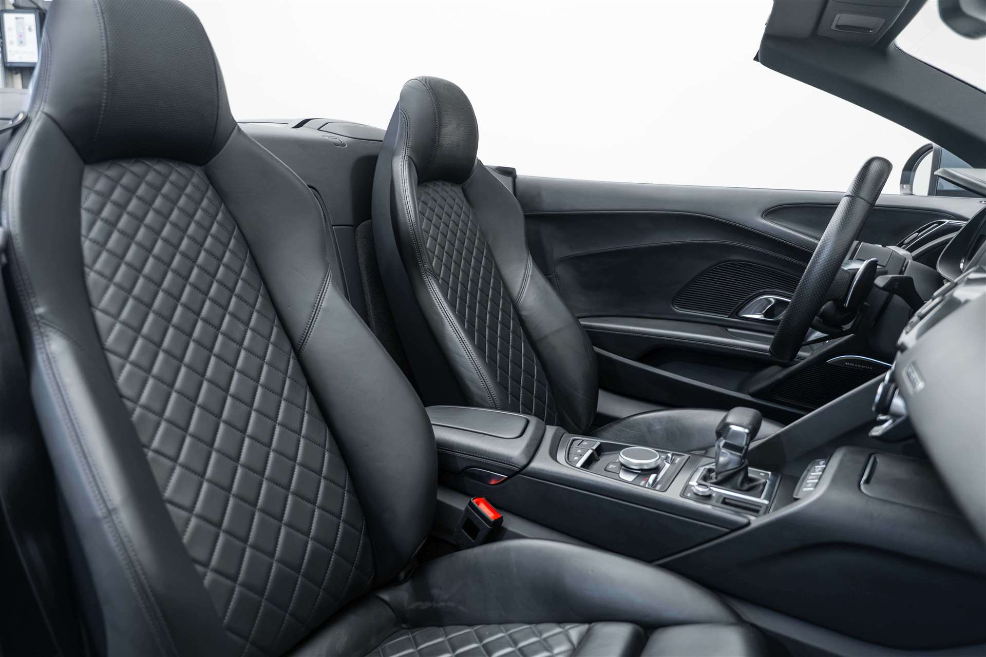 AUDI R8 Spyder 570PS S-Tronic Automat-image-13