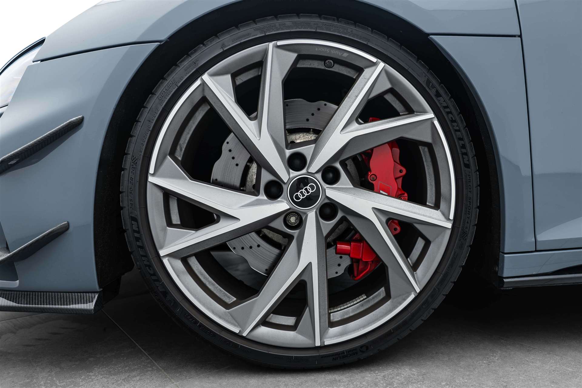 AUDI R8 Spyder 570PS S-Tronic Automat-image-8