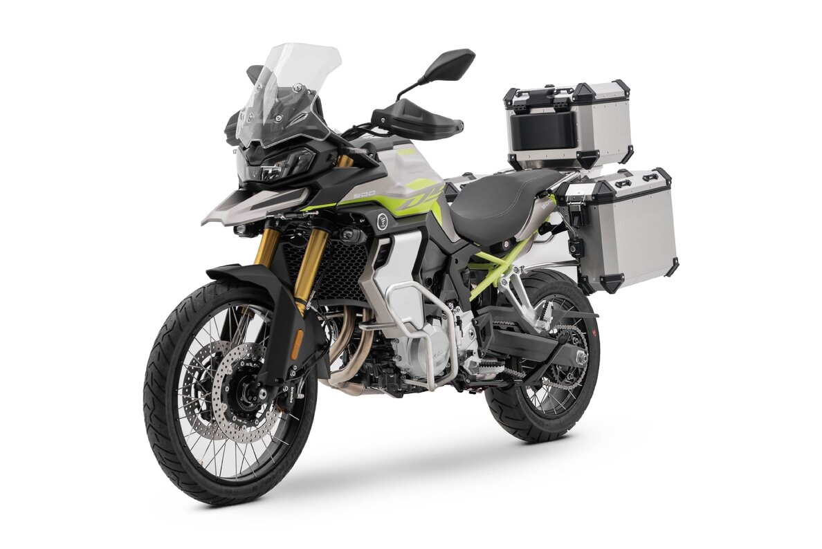 VOGE DS900X-showroom-element-1