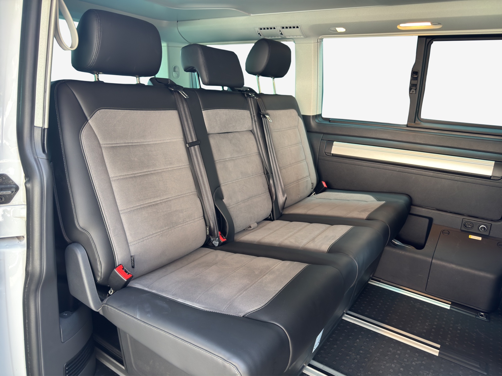 VW T6.1 California 2.0 TDI Beach Edition Liberty DSG-image-11