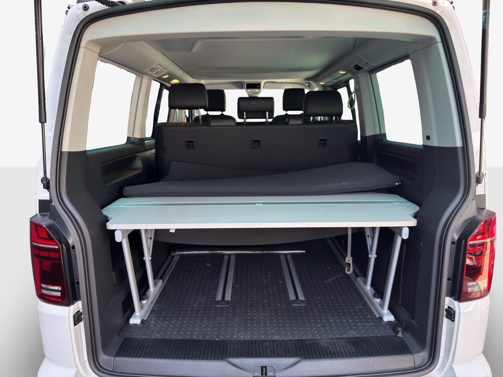 VW T6.1 California 2.0 TDI Beach Edition Liberty DSG-image-12