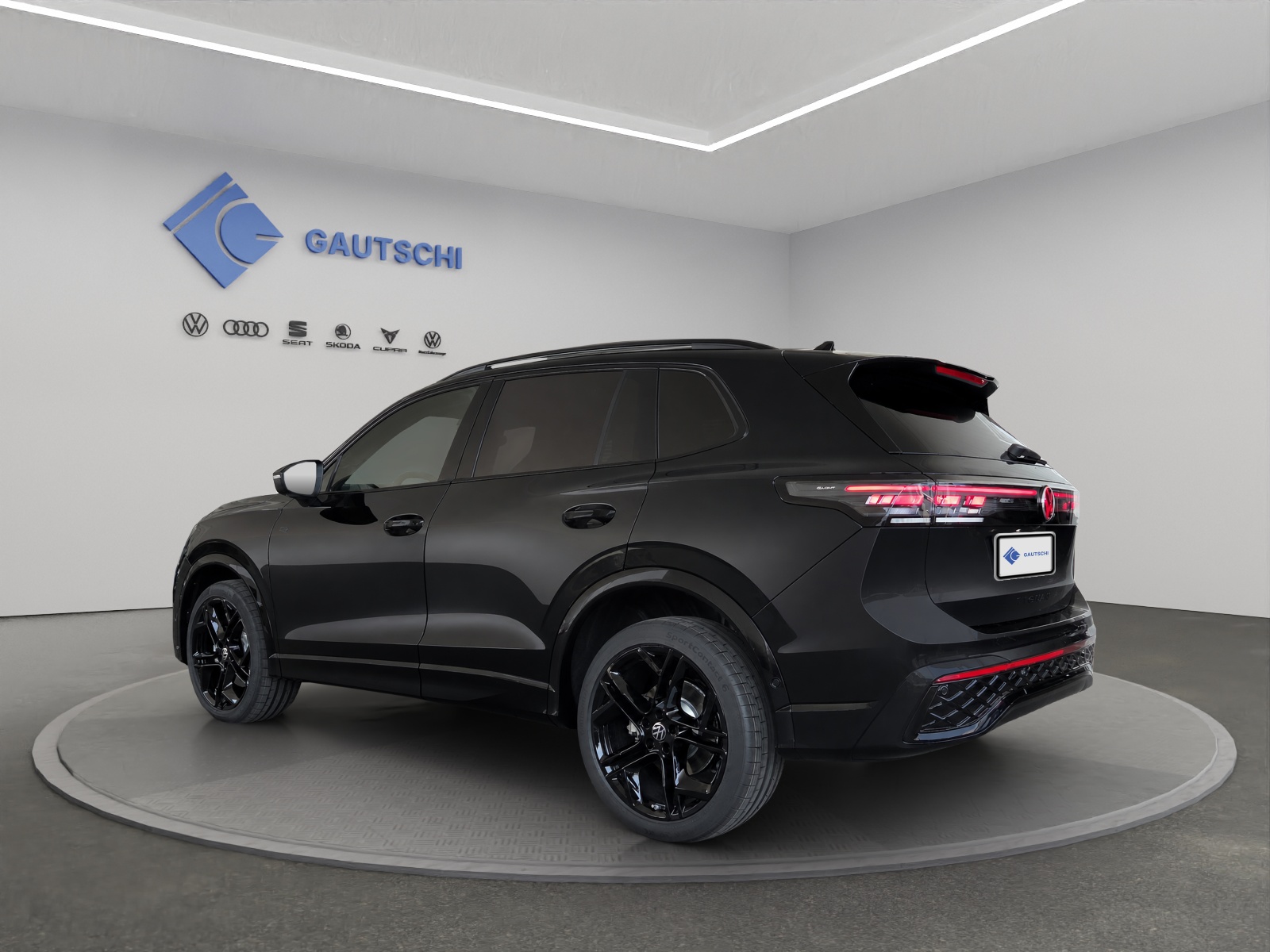 VW Tiguan 2.0 TSI DSG R-Line Plus 4Motion-image-2