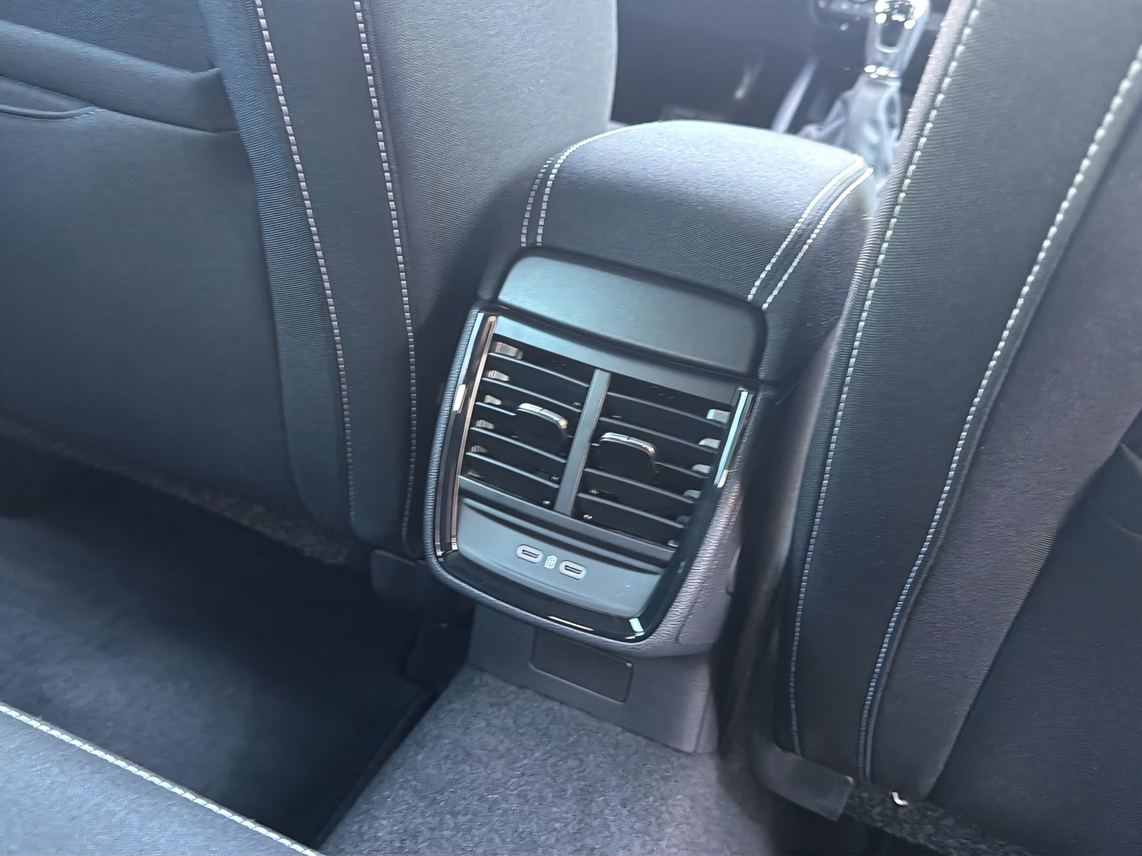 SKODA Kamiq 1.5 TSI Monte Carlo DSG-image-17