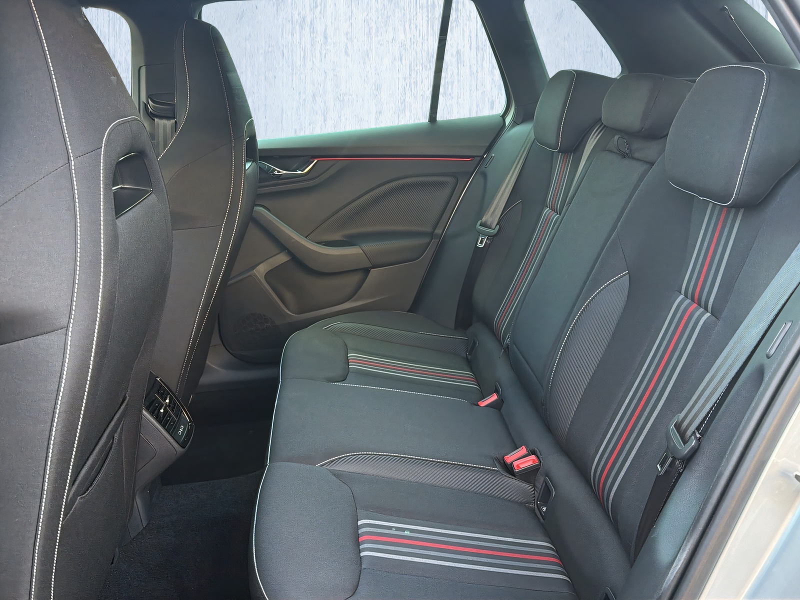 SKODA Kamiq 1.5 TSI Monte Carlo DSG-image-16