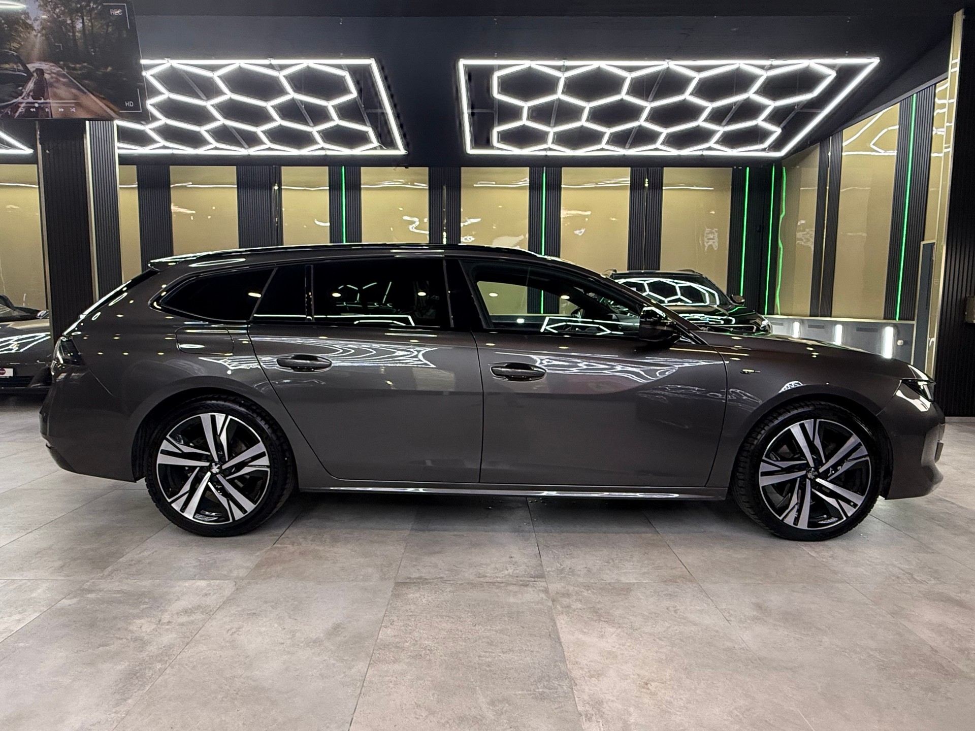 PEUGEOT 508 SW 1.6 Pure Tech GT EAT8-showroom-element-3