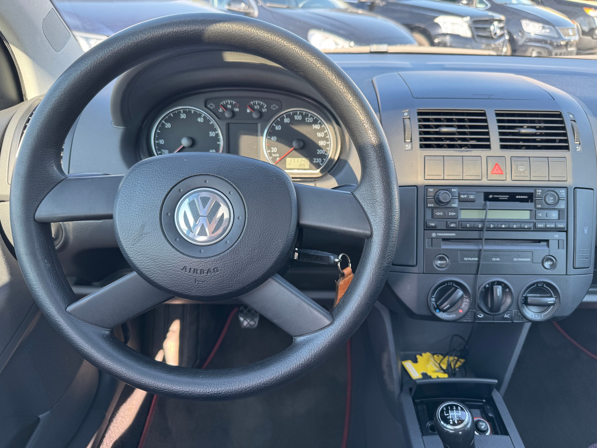 VW Polo 1.4 16V Highline-image-6