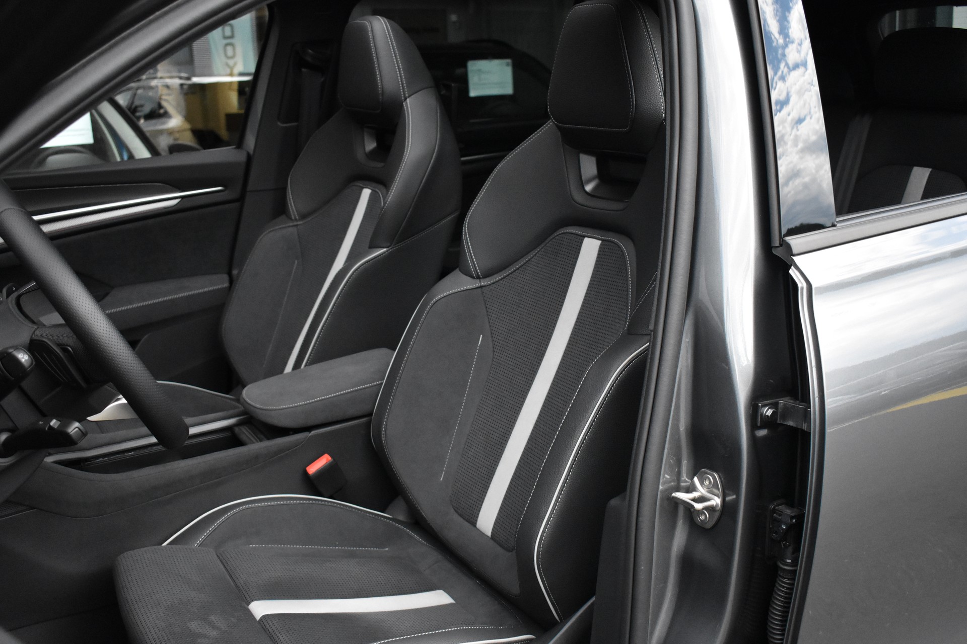SKODA Kodiaq 2.0 TSI Sportline 4x4-image-8