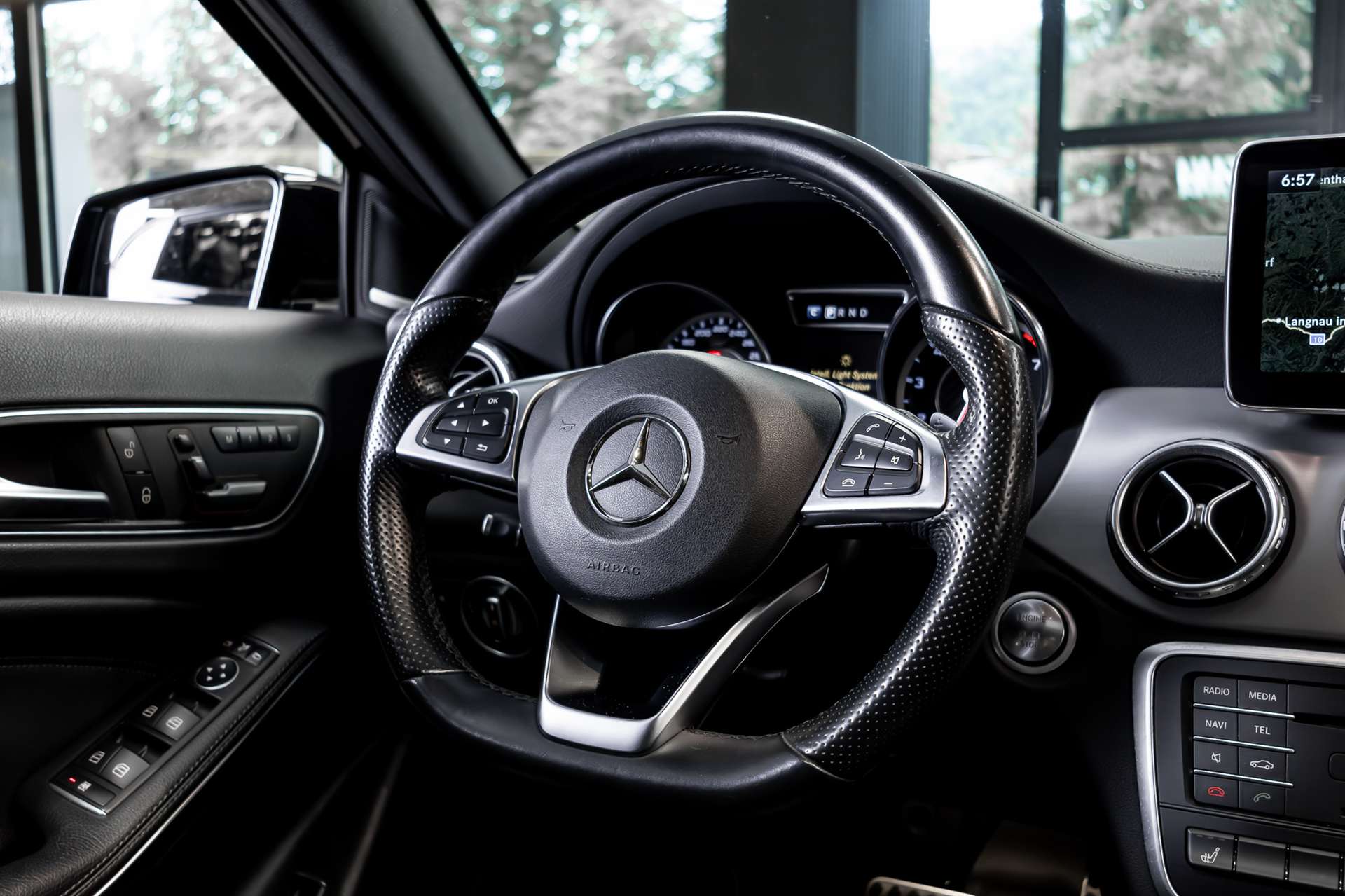 MERCEDES-BENZ GLA 45 AMG 4Matic 7G-DCT-image-7