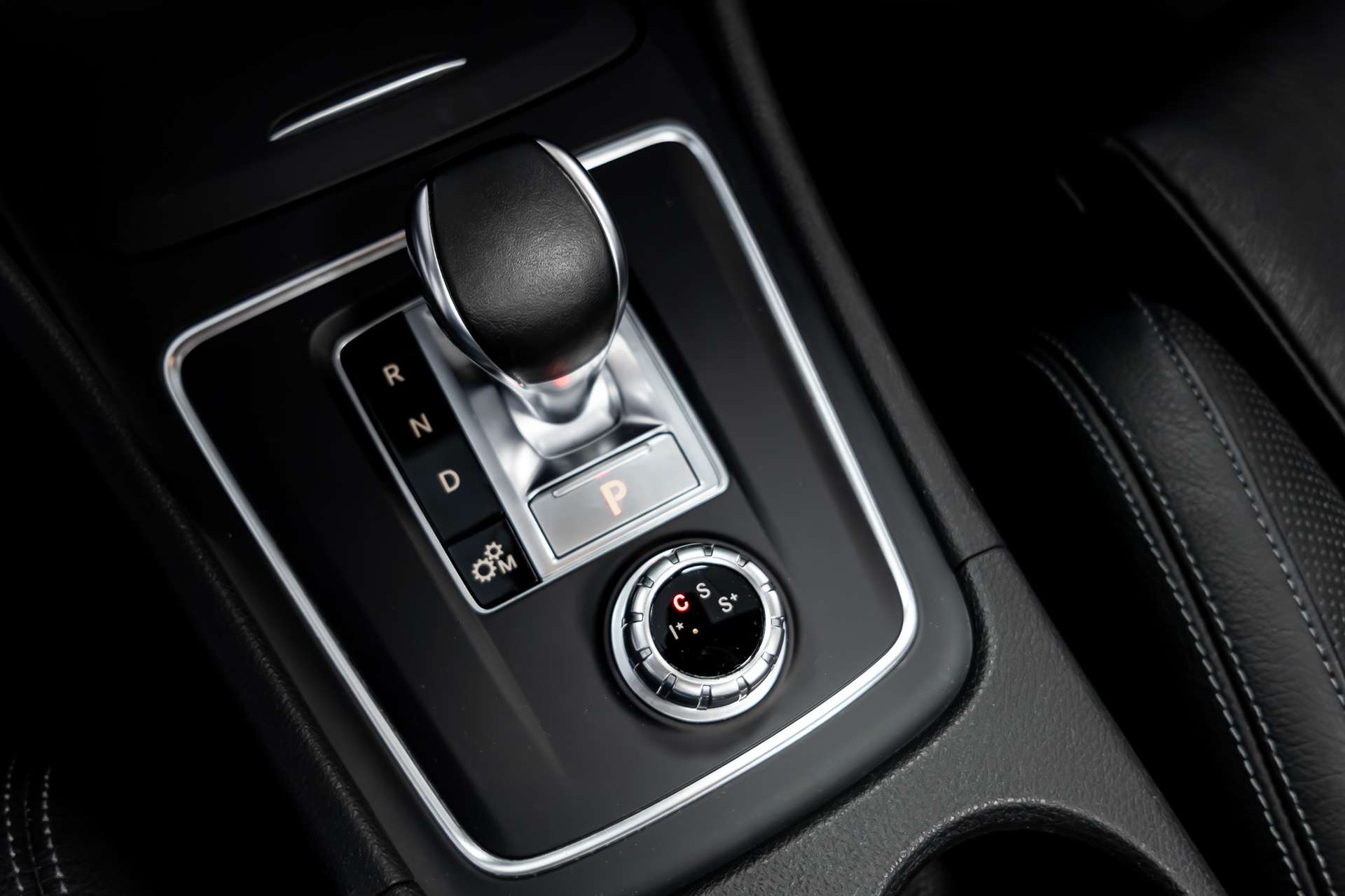 MERCEDES-BENZ GLA 45 AMG 4Matic 7G-DCT-image-21