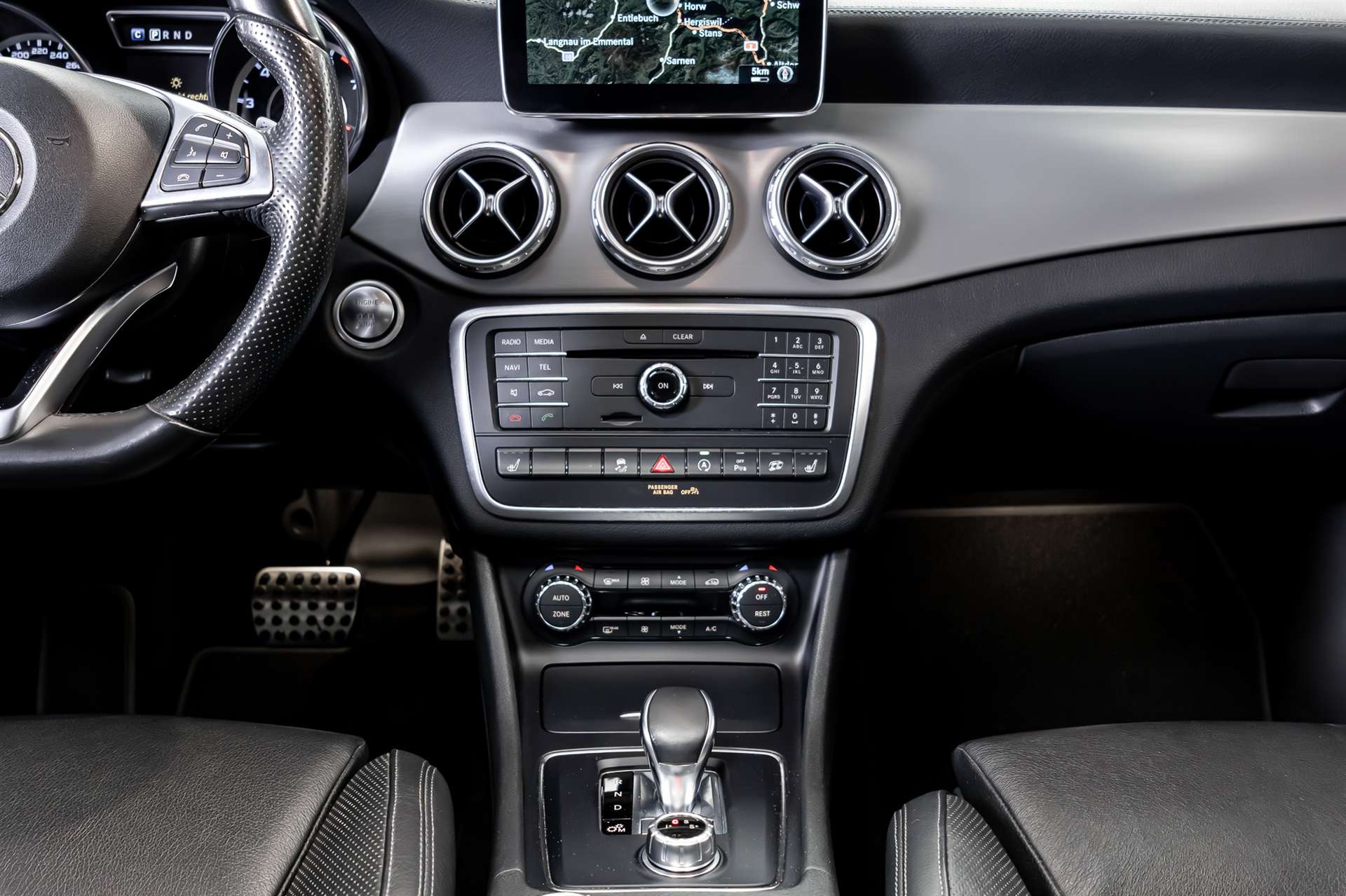 MERCEDES-BENZ GLA 45 AMG 4Matic 7G-DCT-image-6
