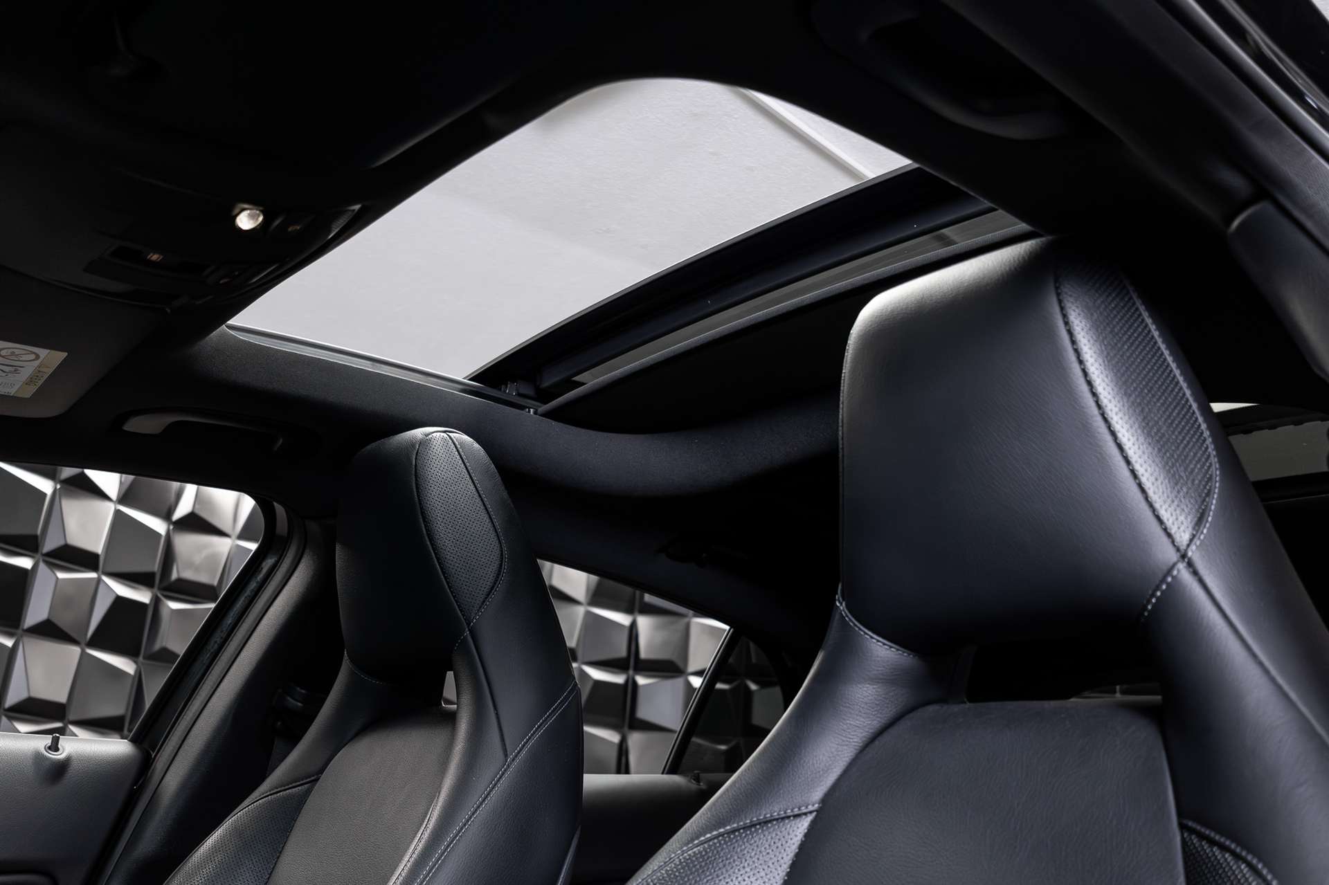MERCEDES-BENZ GLA 45 AMG 4Matic 7G-DCT-image-16