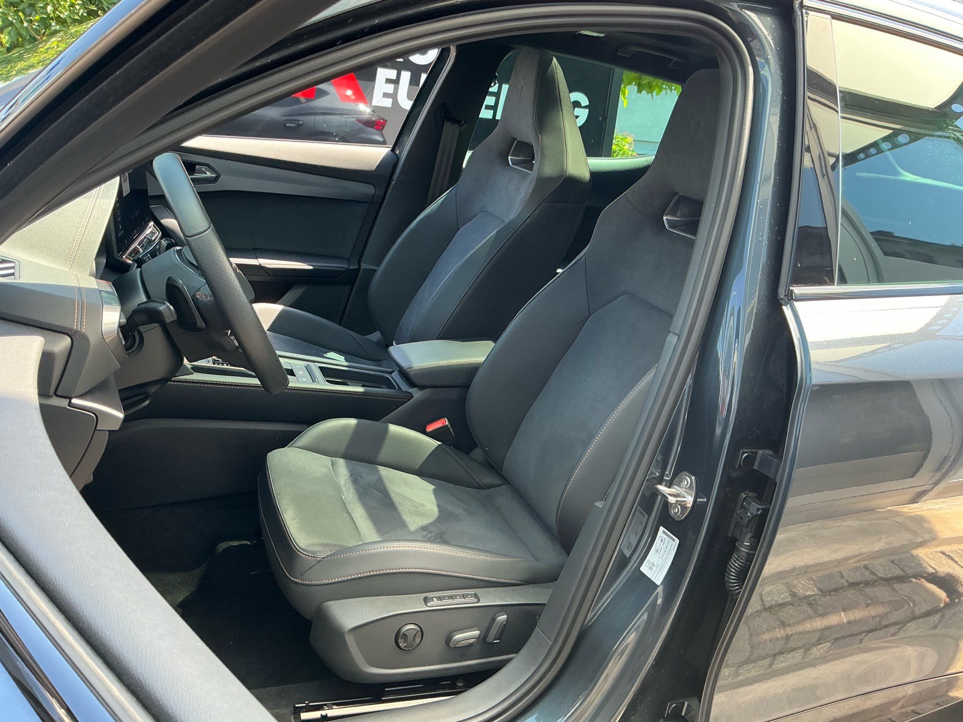 CUPRA Formentor VZ 2.0 TSI 333 PS 4Drive-image-7